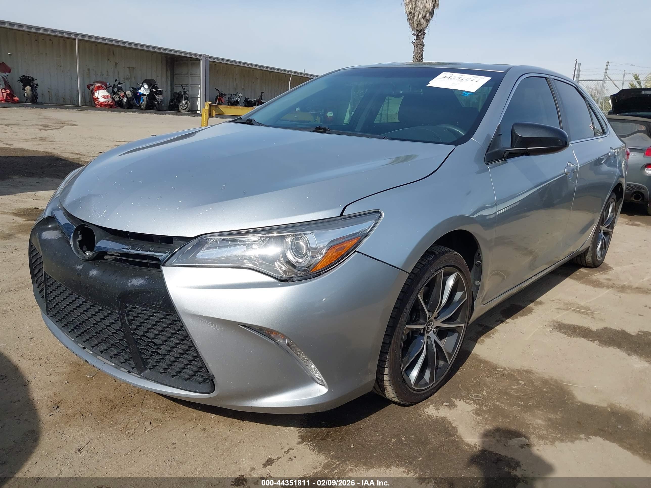 TOYOTA CAMRY image 2