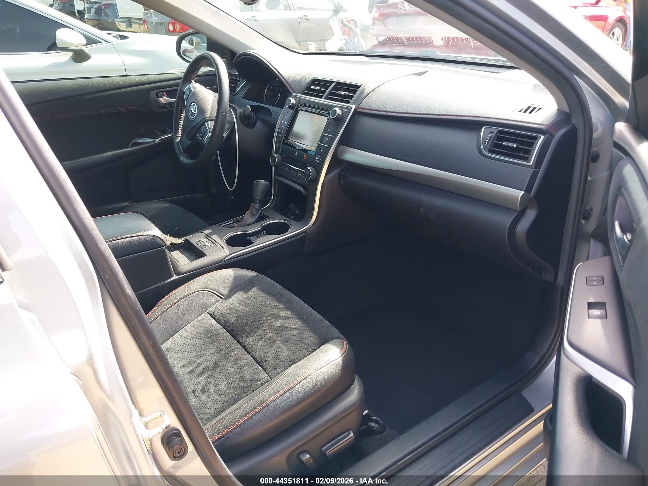TOYOTA CAMRY image 5