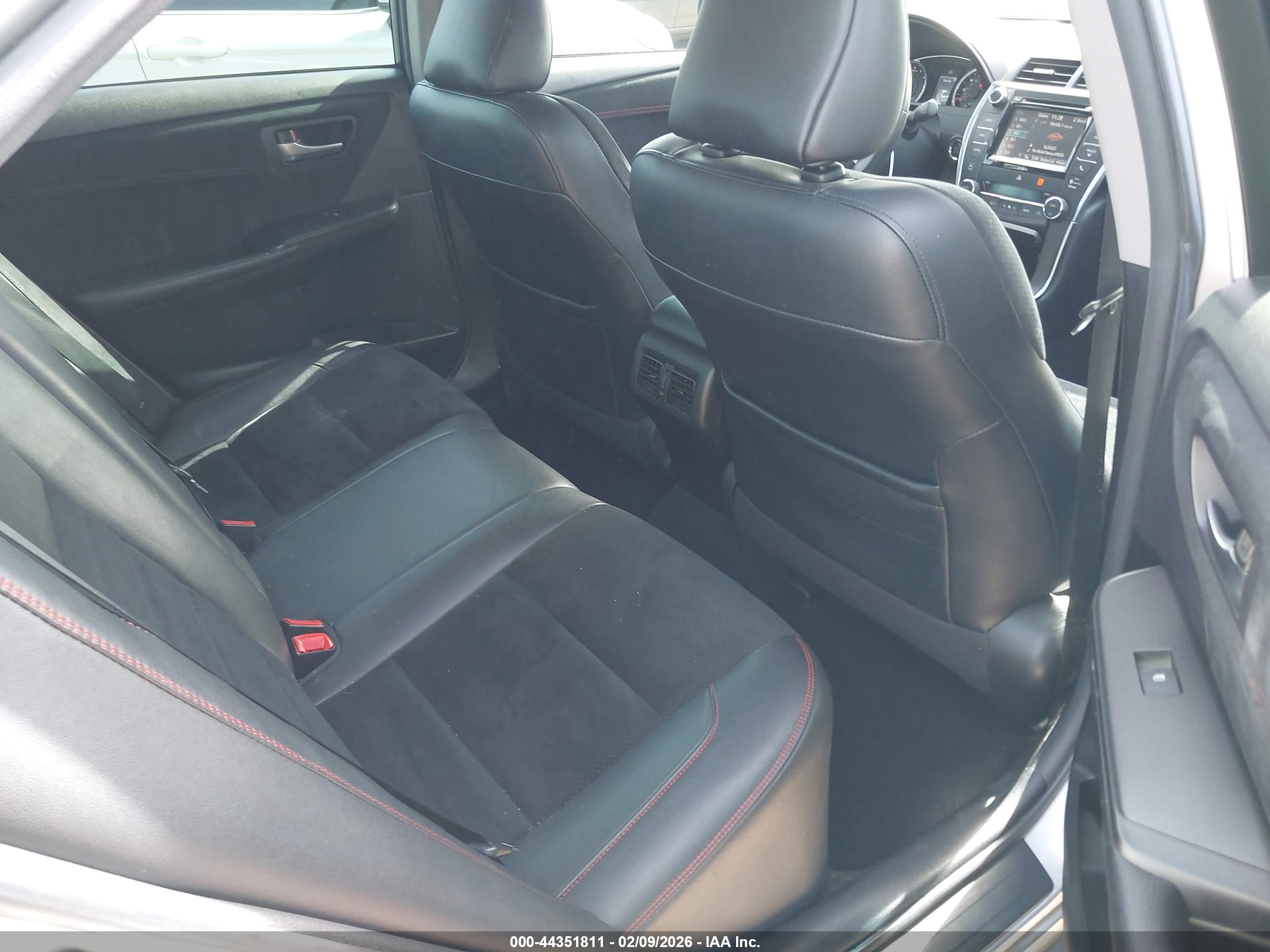 TOYOTA CAMRY image 8