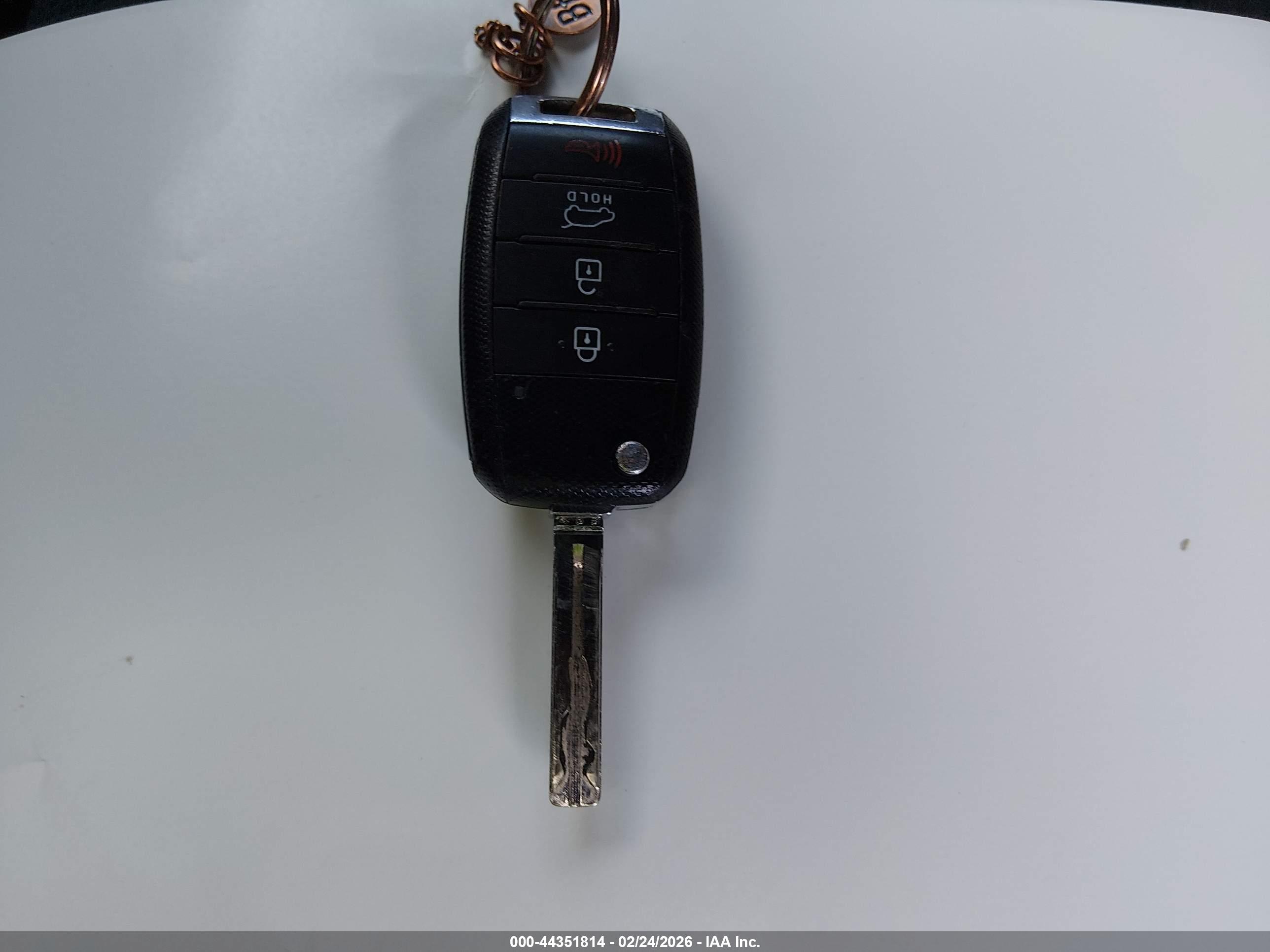 KIA SORENTO image 11