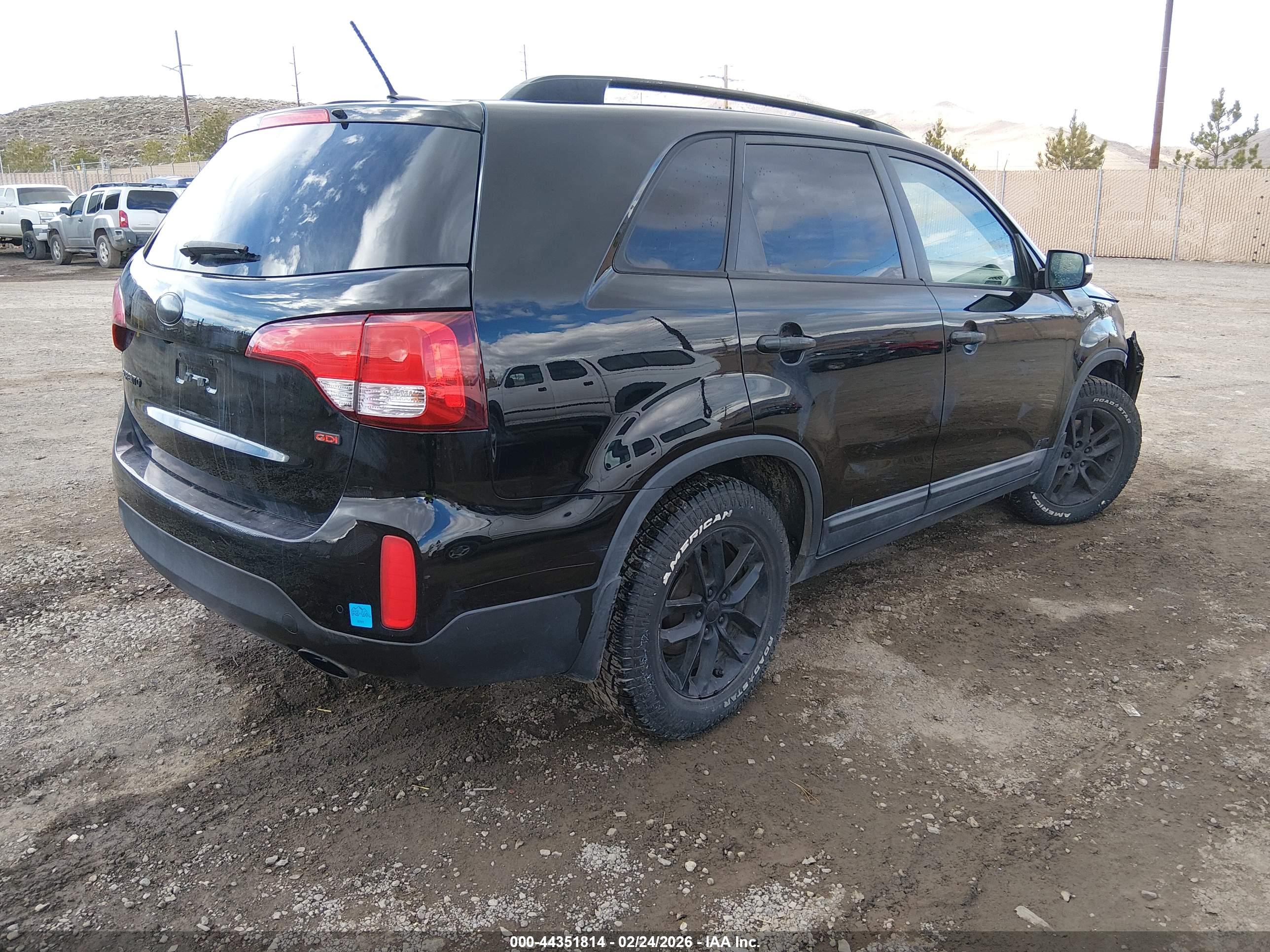 KIA SORENTO image 4