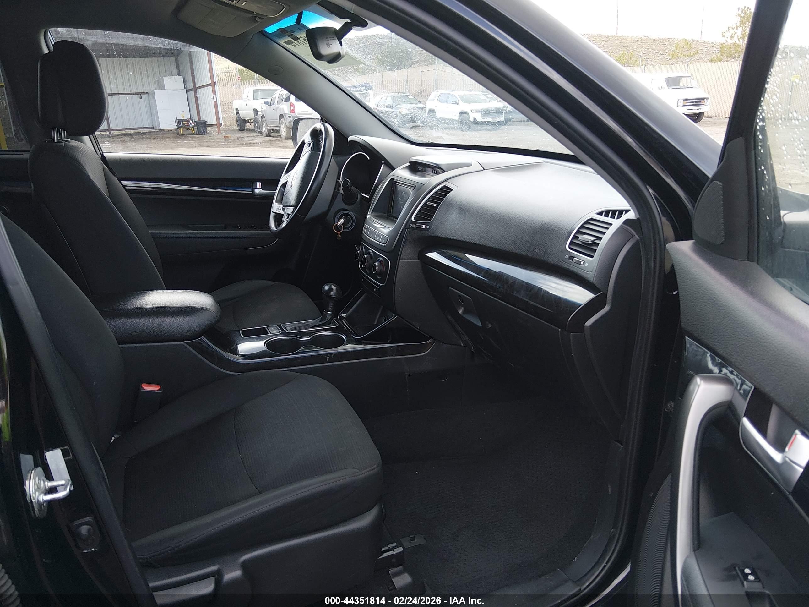 KIA SORENTO image 5