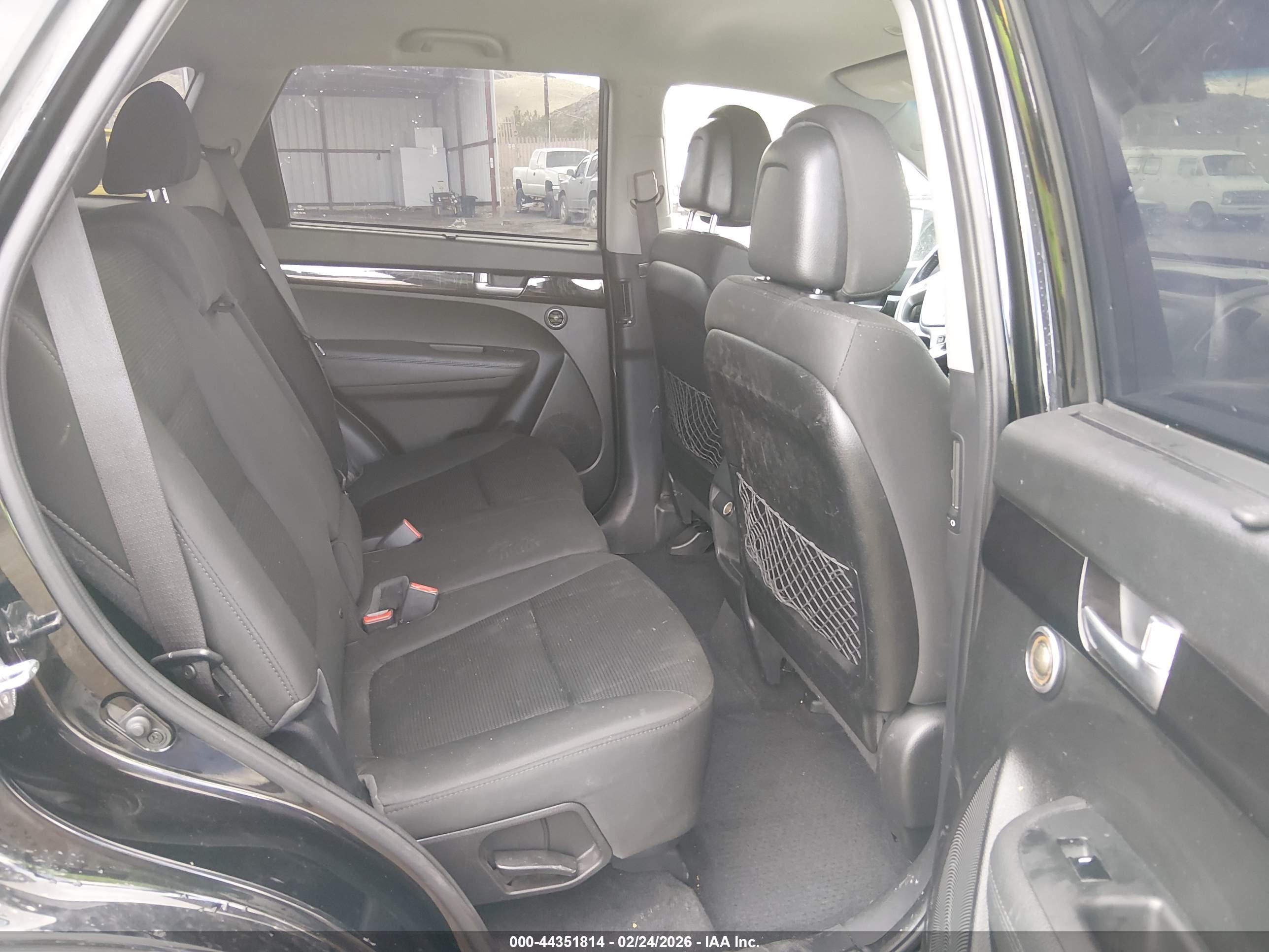 KIA SORENTO image 8