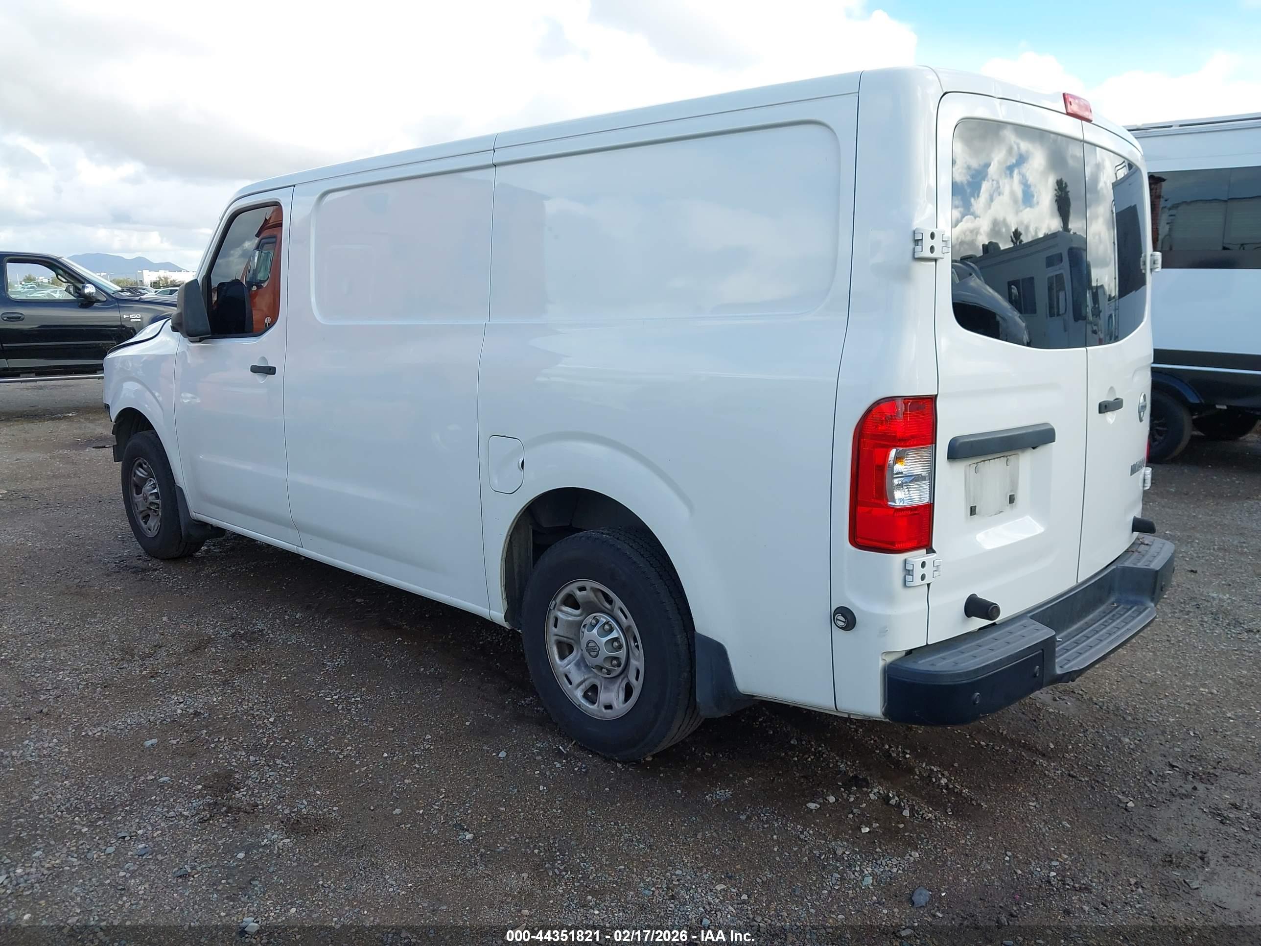 NISSAN NV image 3