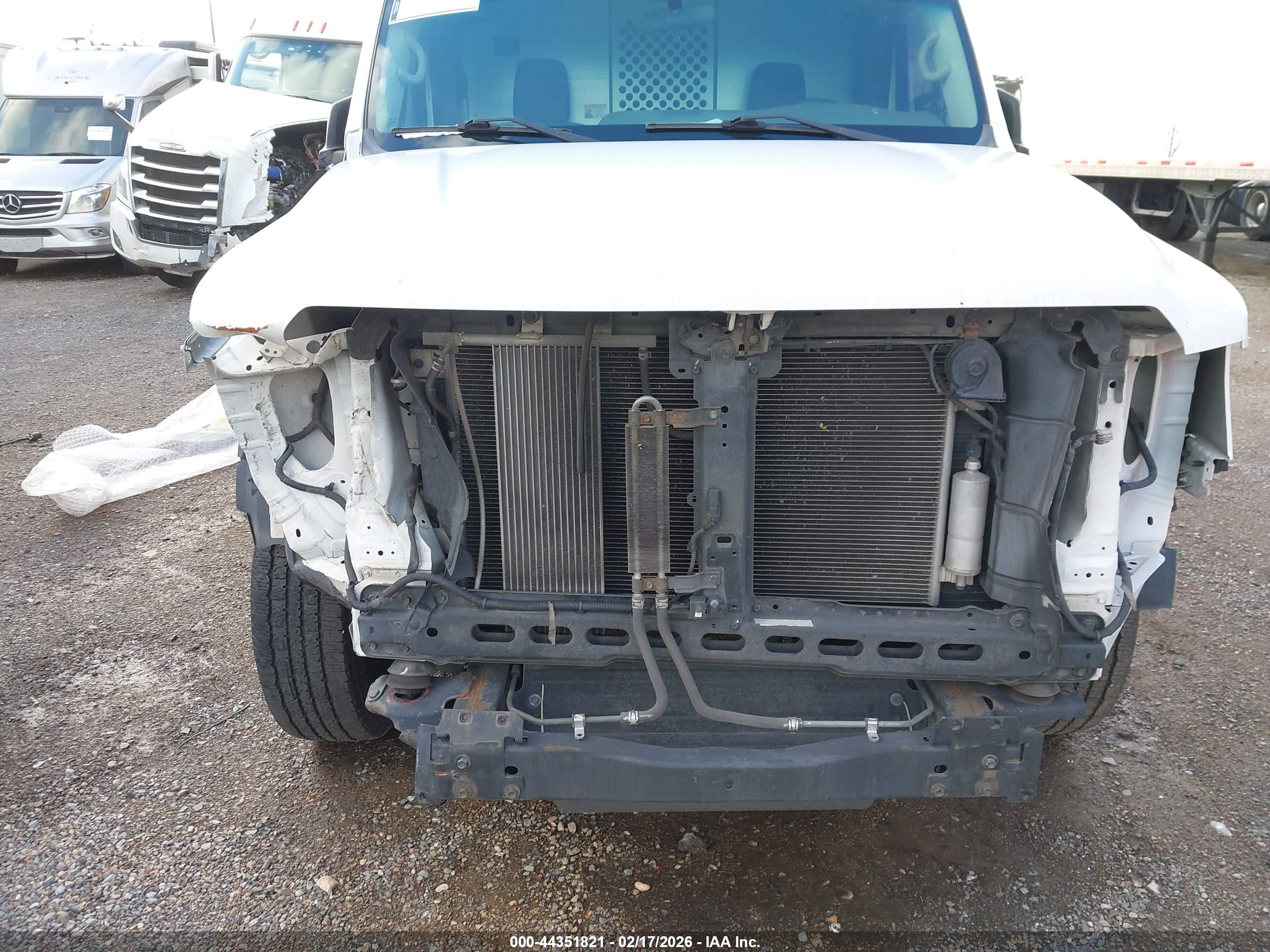 NISSAN NV image 6