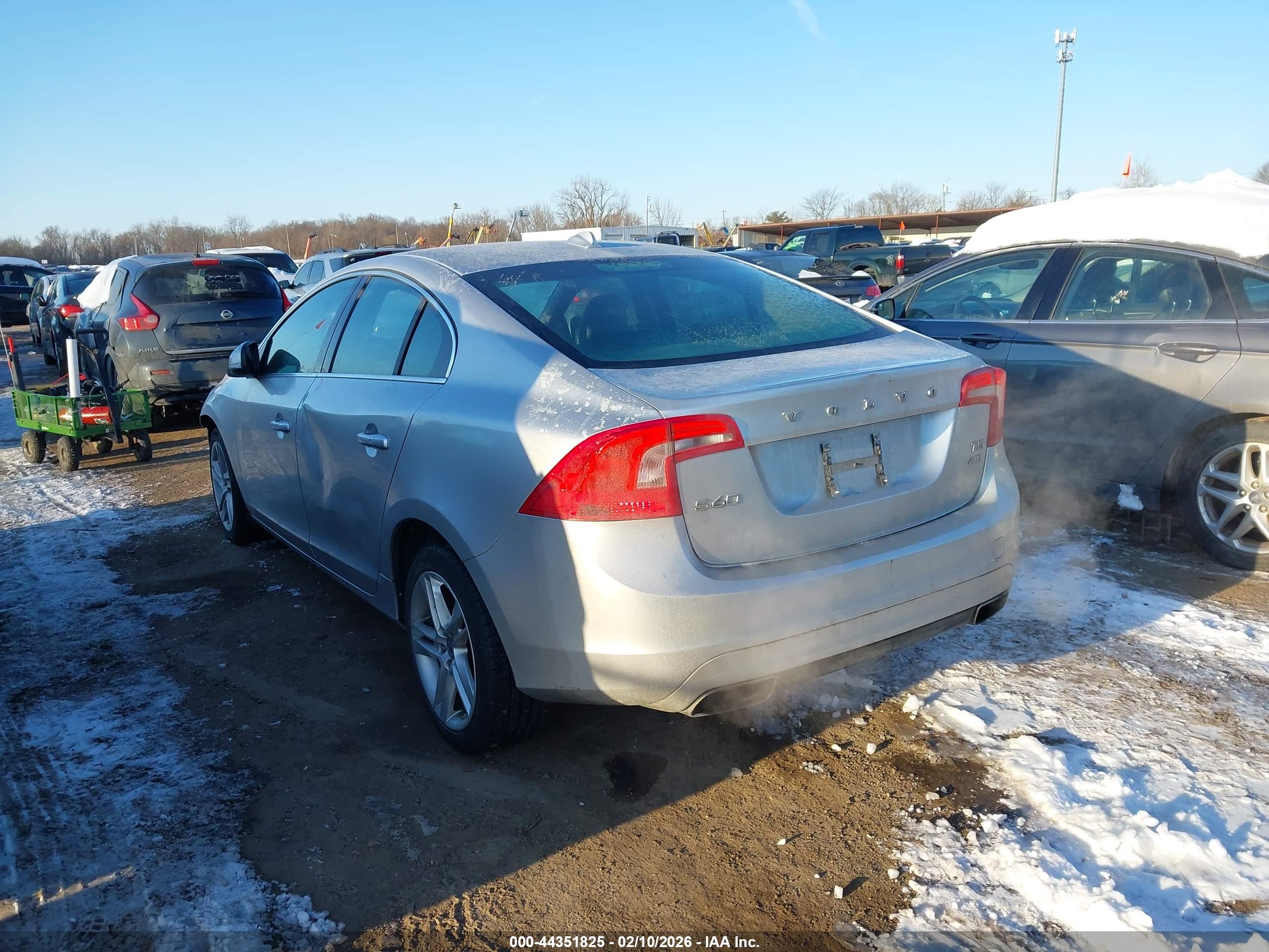 VOLVO S60 image 3