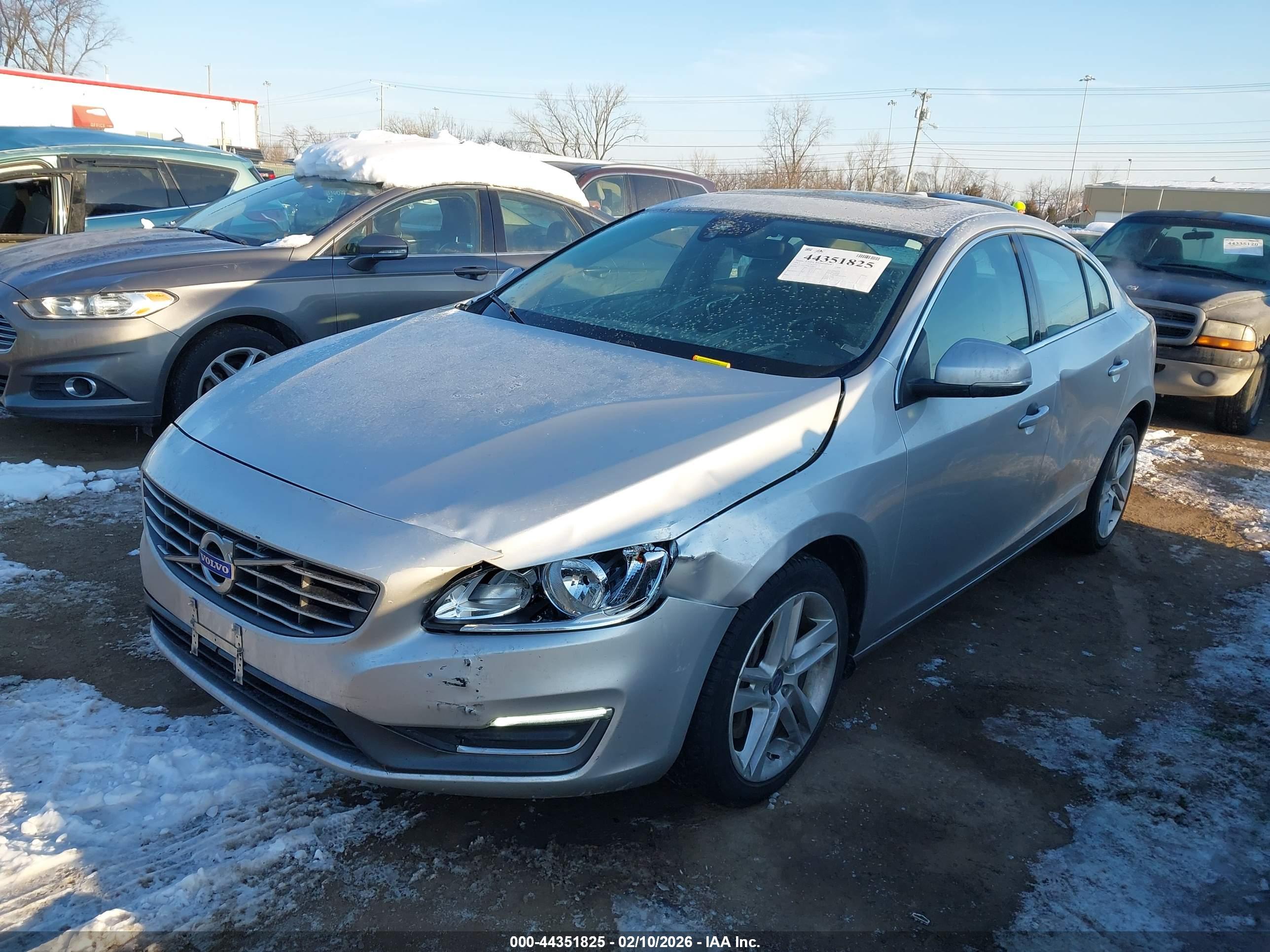 VOLVO S60 image 6