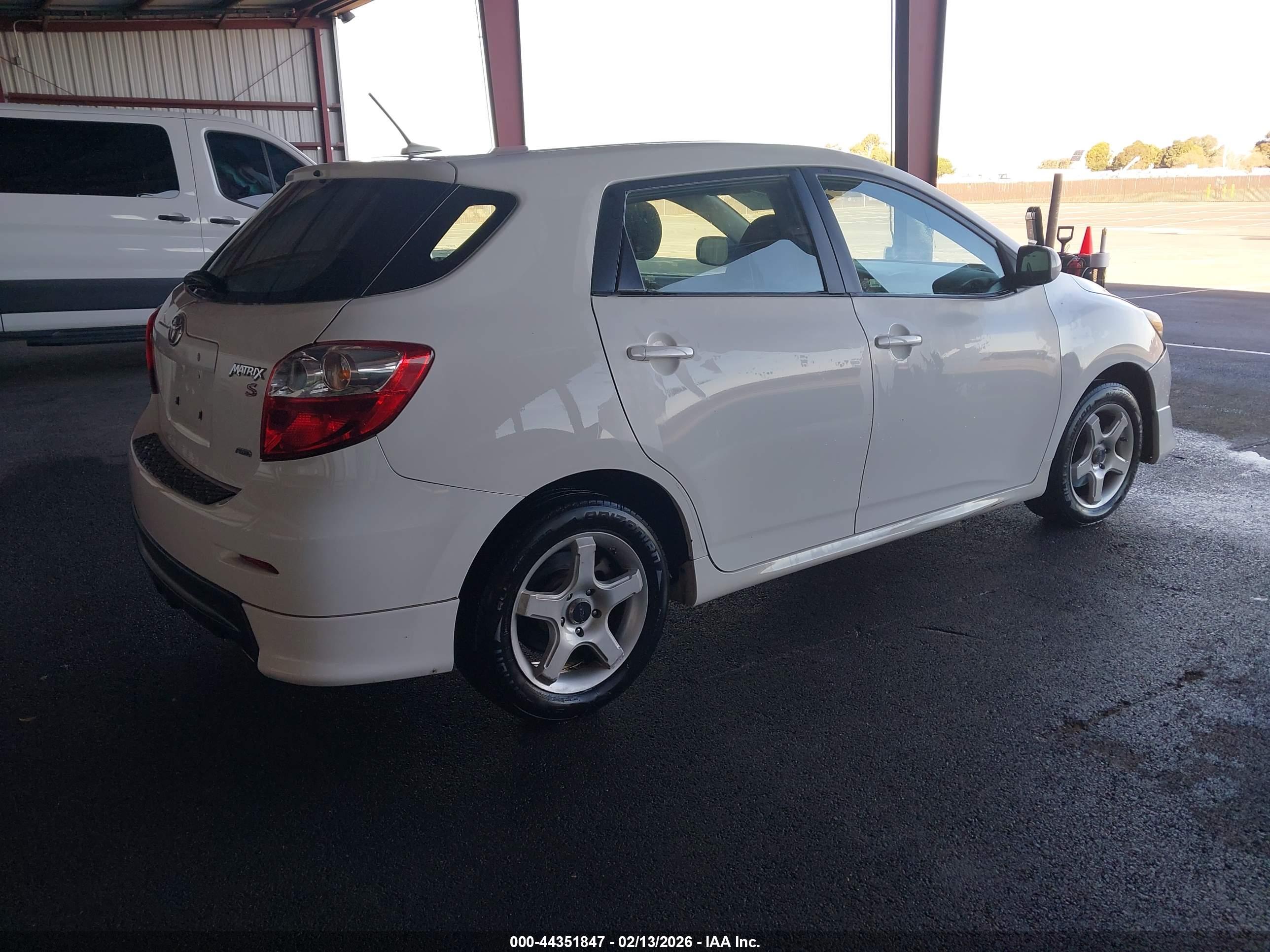 TOYOTA MATRIX image 4