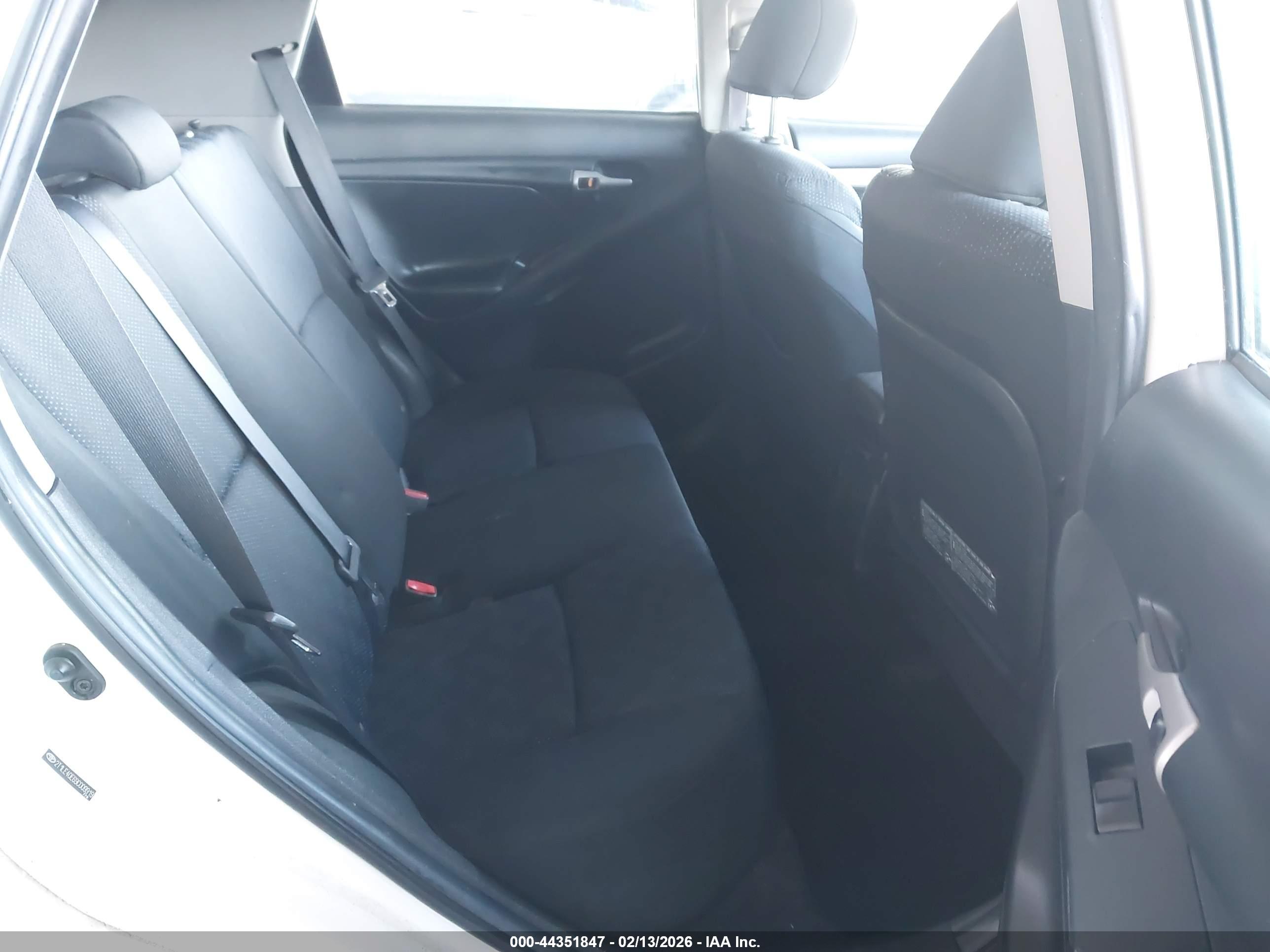 TOYOTA MATRIX image 8