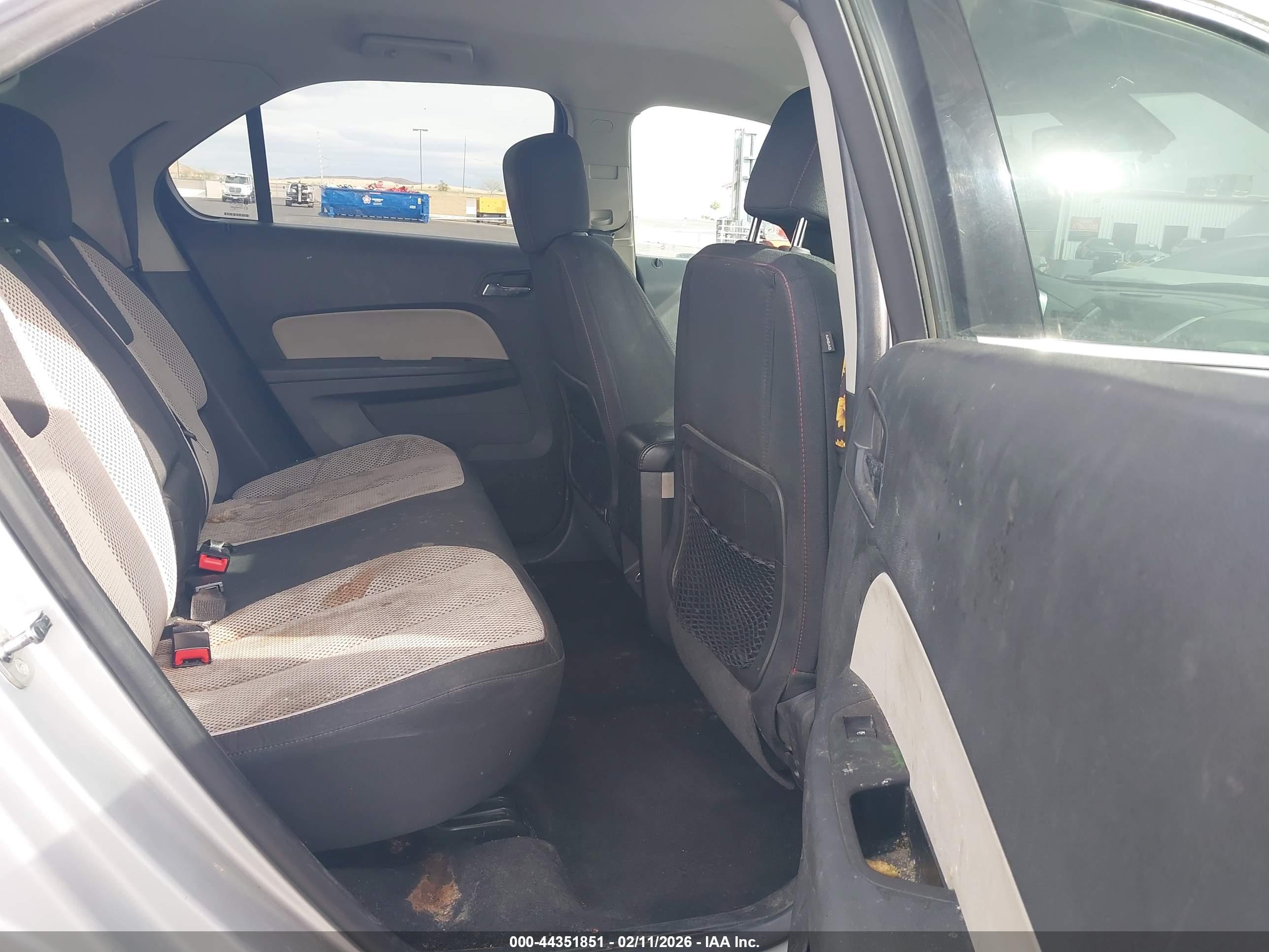CHEVROLET EQUINOX image 8
