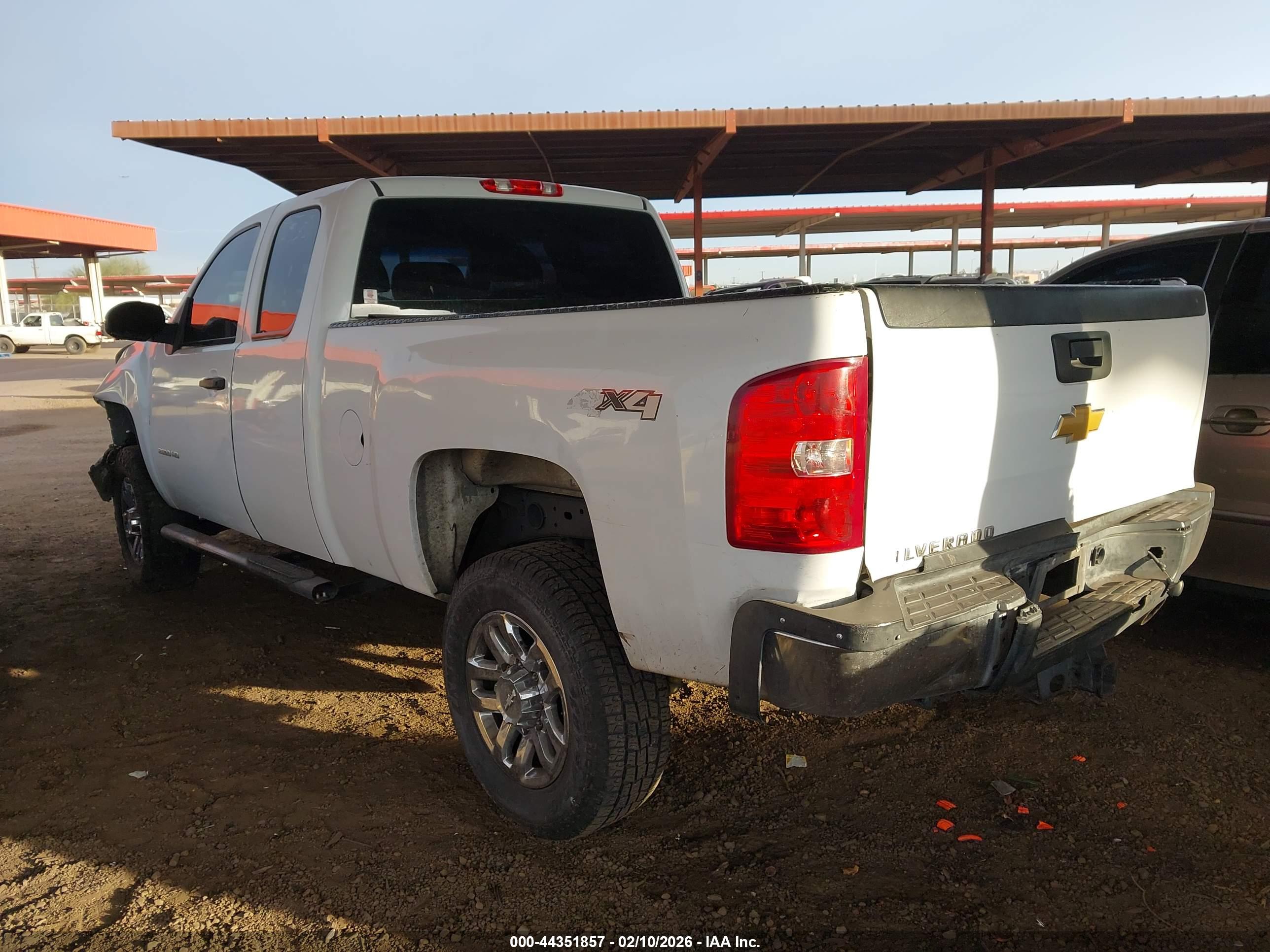 CHEVROLET SILVERADO image 3
