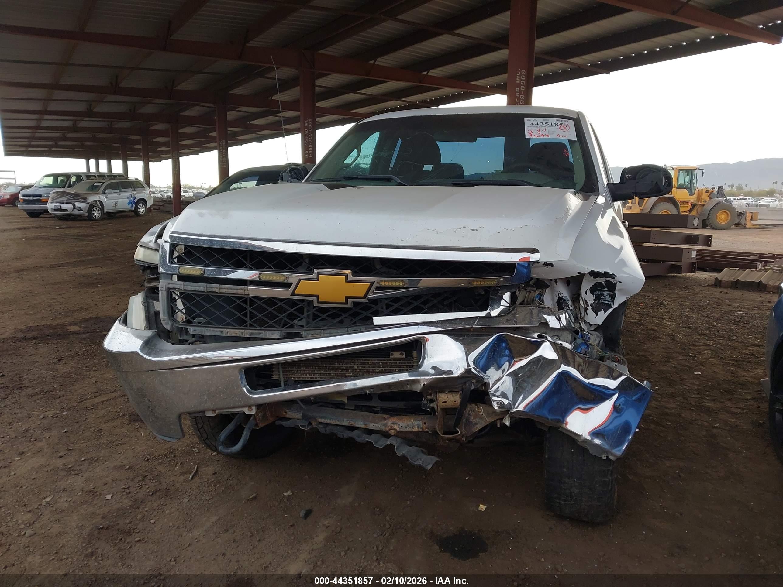 CHEVROLET SILVERADO image 6