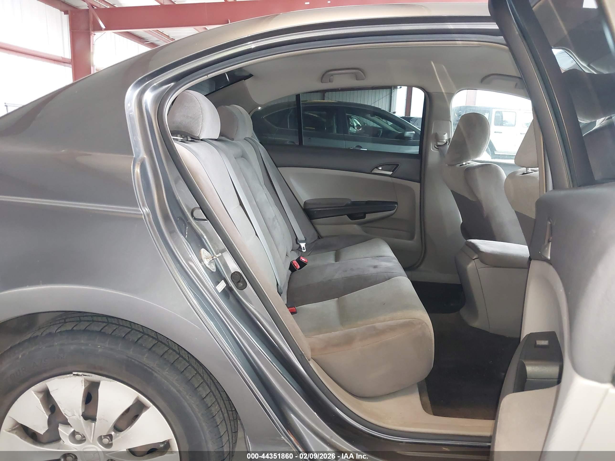 HONDA ACCORD image 8