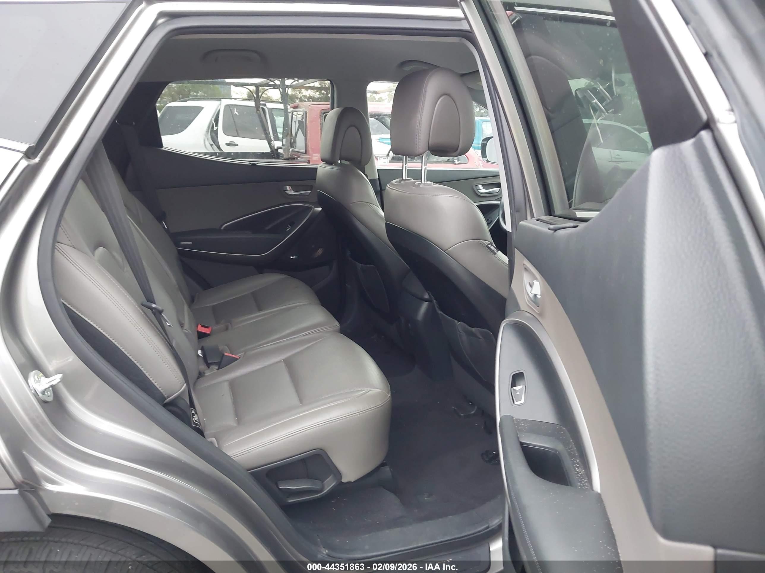 HYUNDAI SANTA image 8