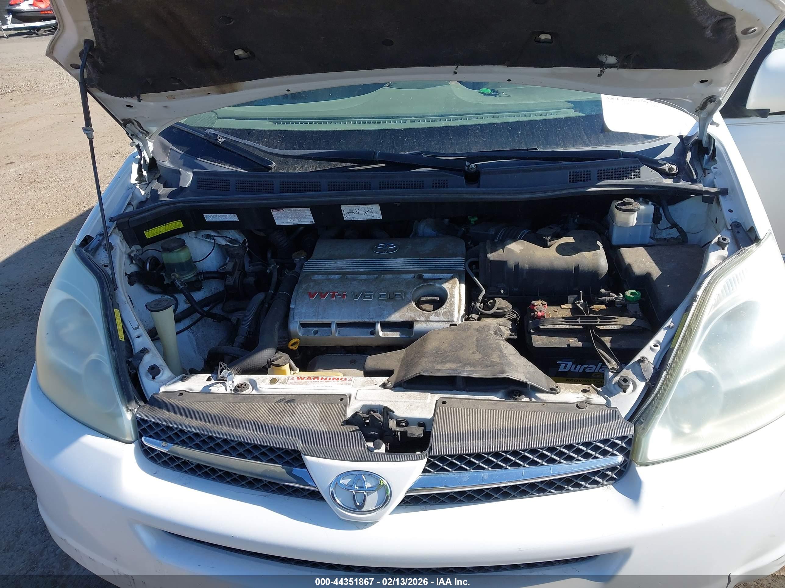 TOYOTA SIENNA image 10