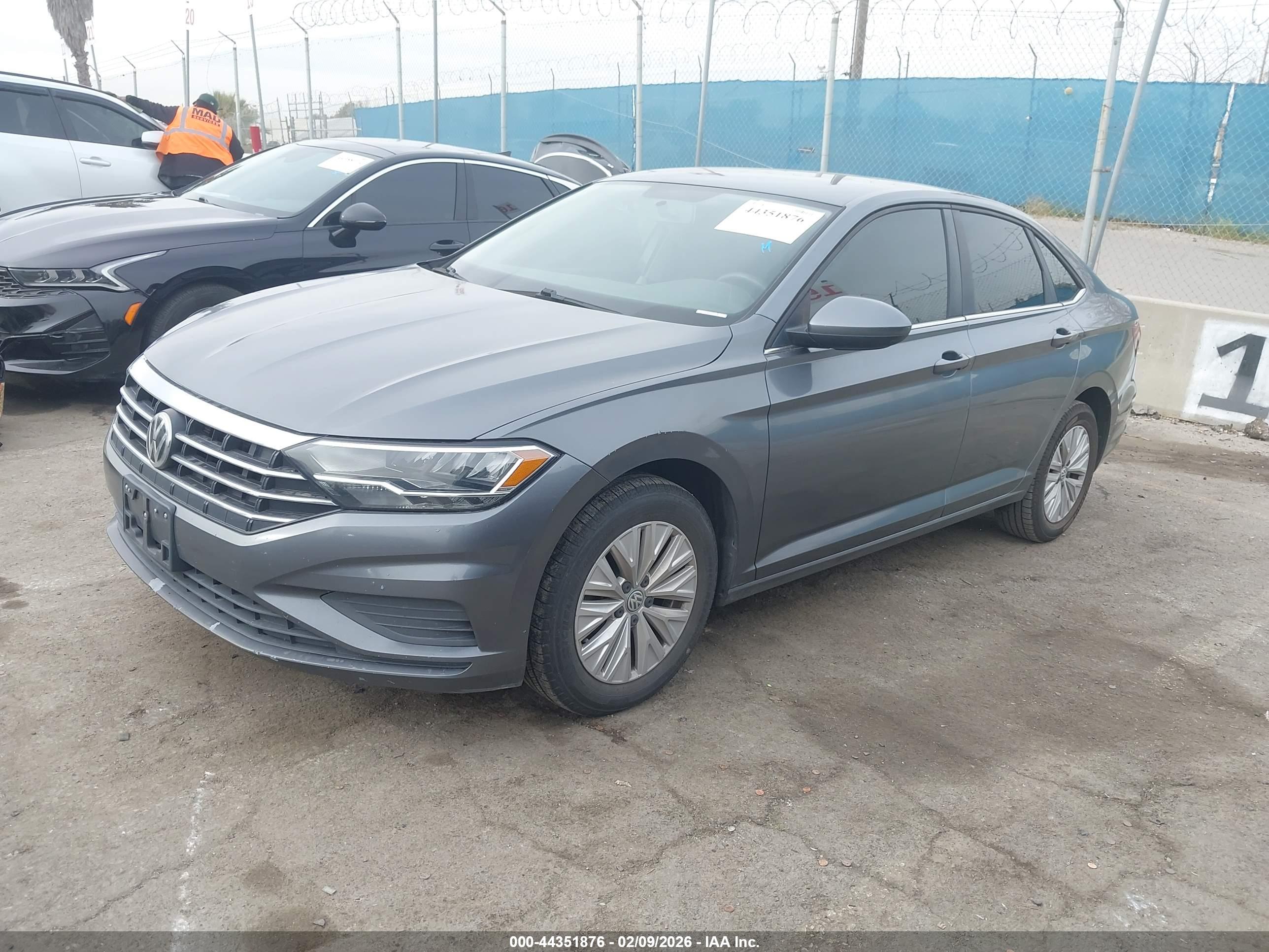 VOLKSWAGEN JETTA image 2