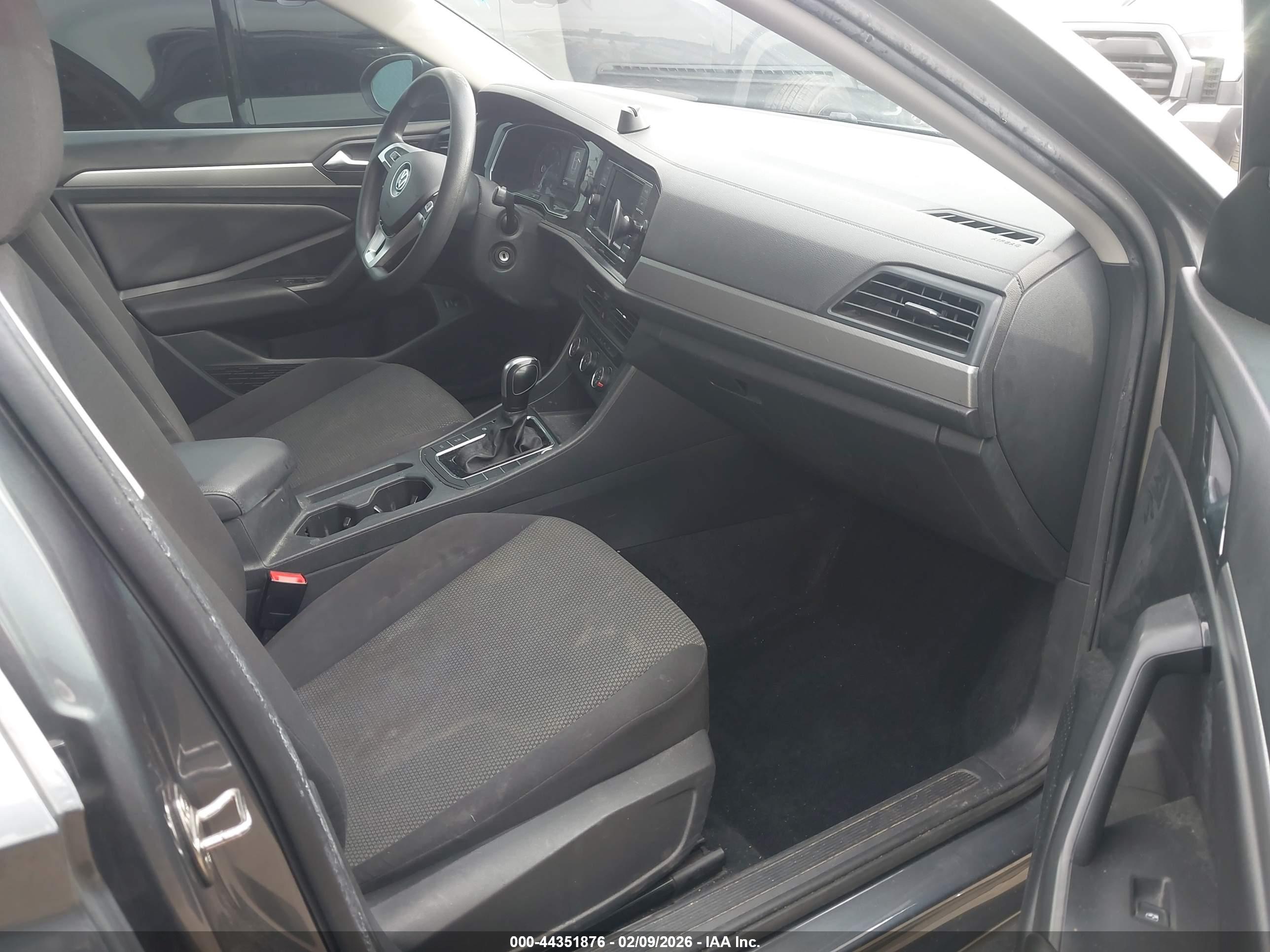 VOLKSWAGEN JETTA image 5