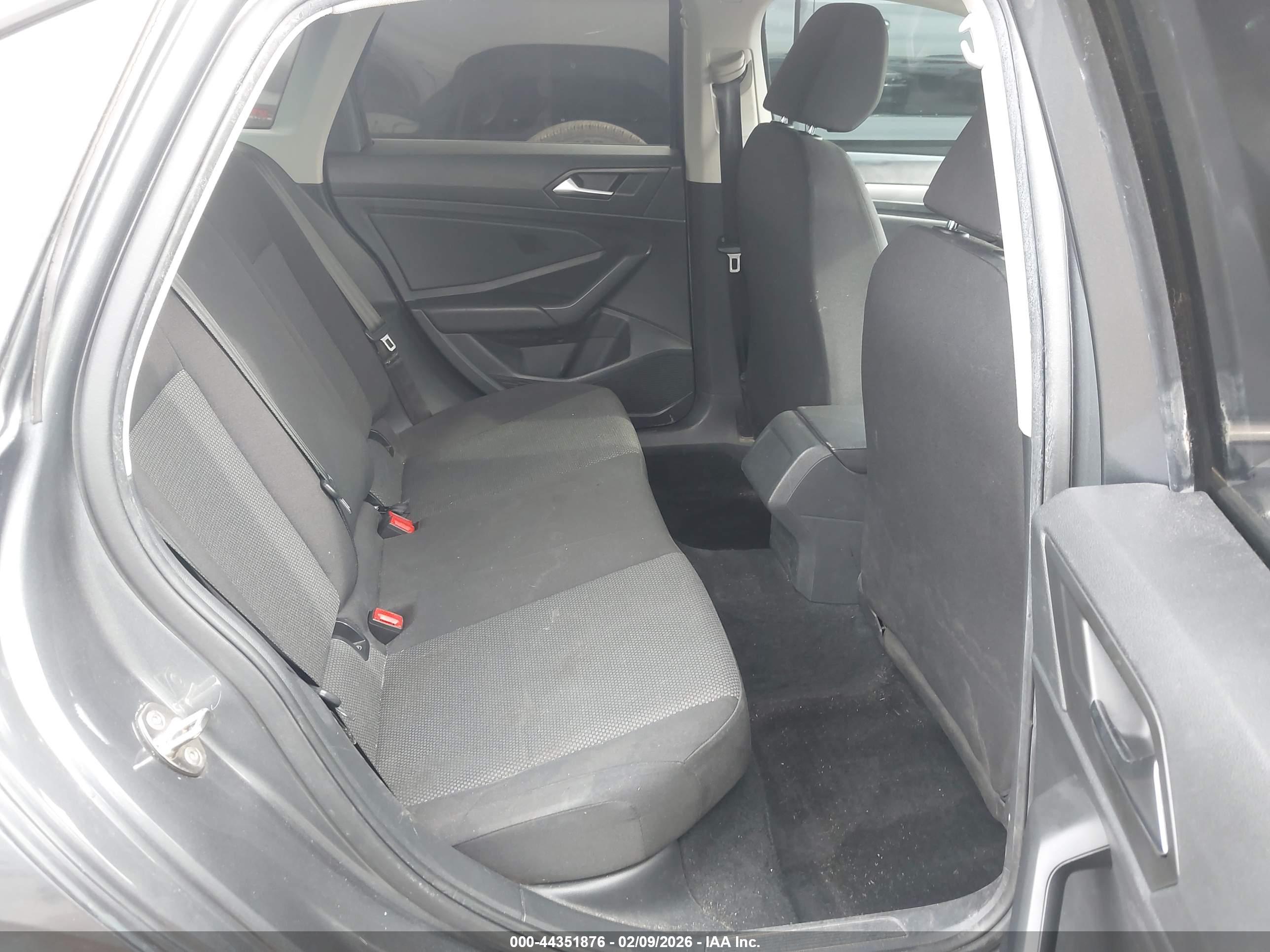 VOLKSWAGEN JETTA image 8