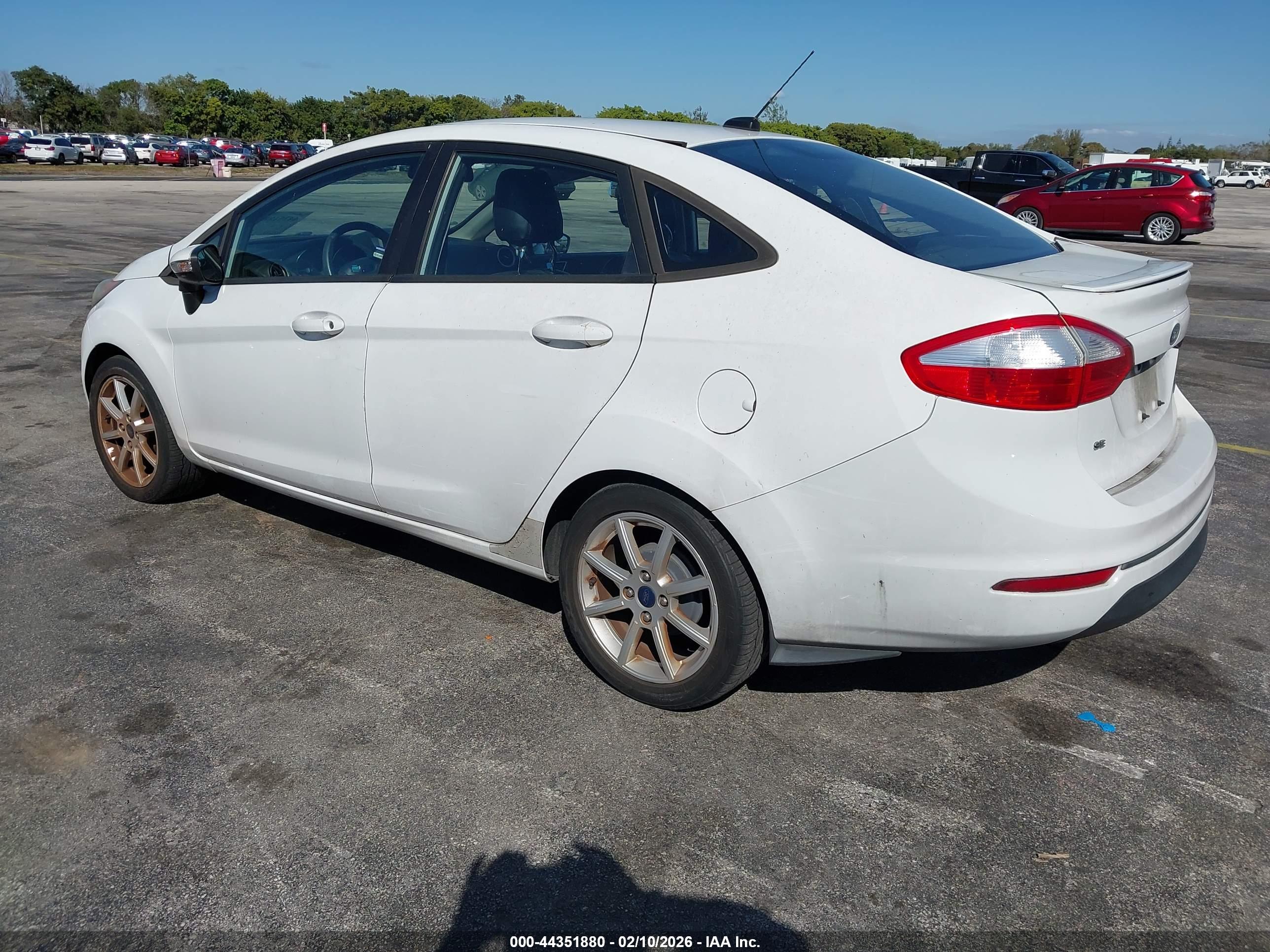 FORD FIESTA image 3