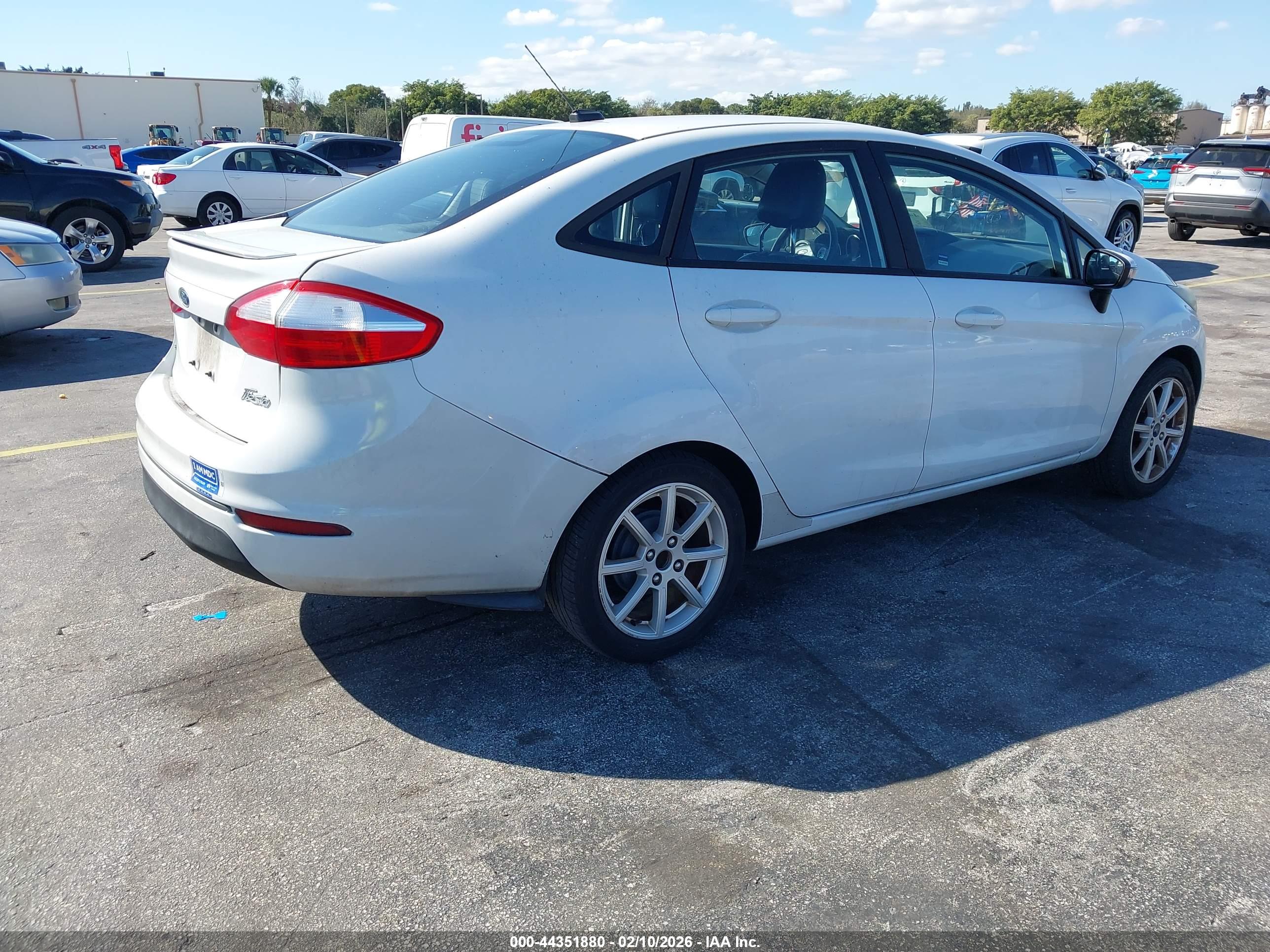 FORD FIESTA image 4
