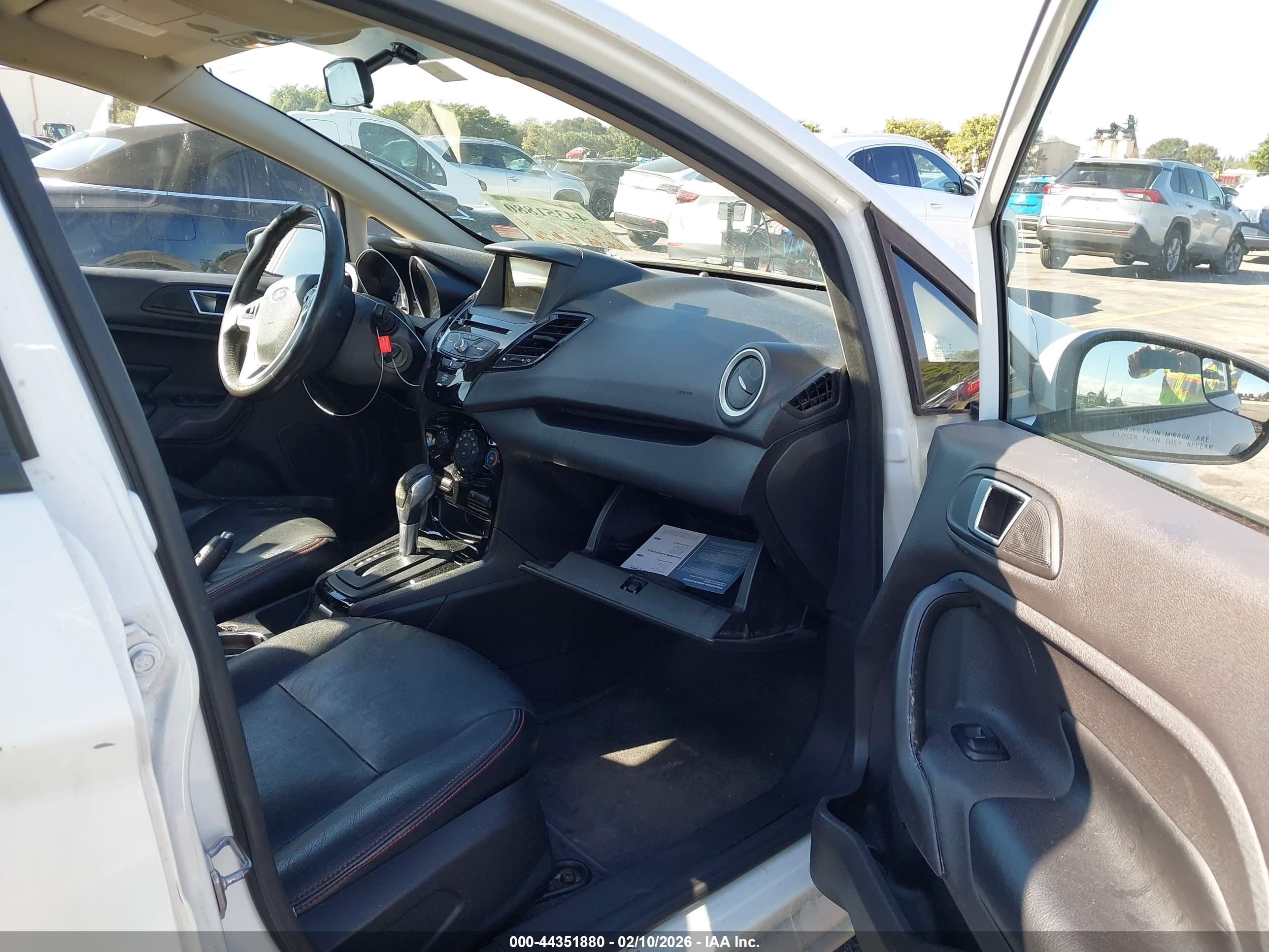FORD FIESTA image 5
