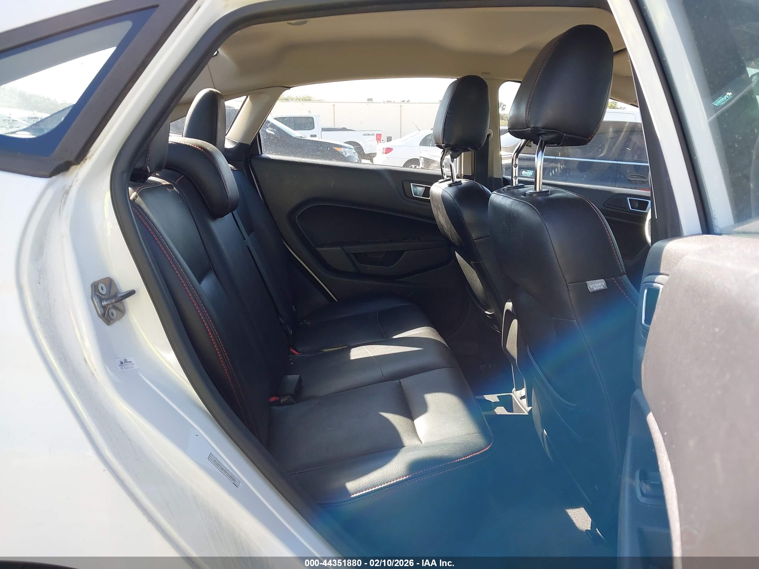 FORD FIESTA image 8