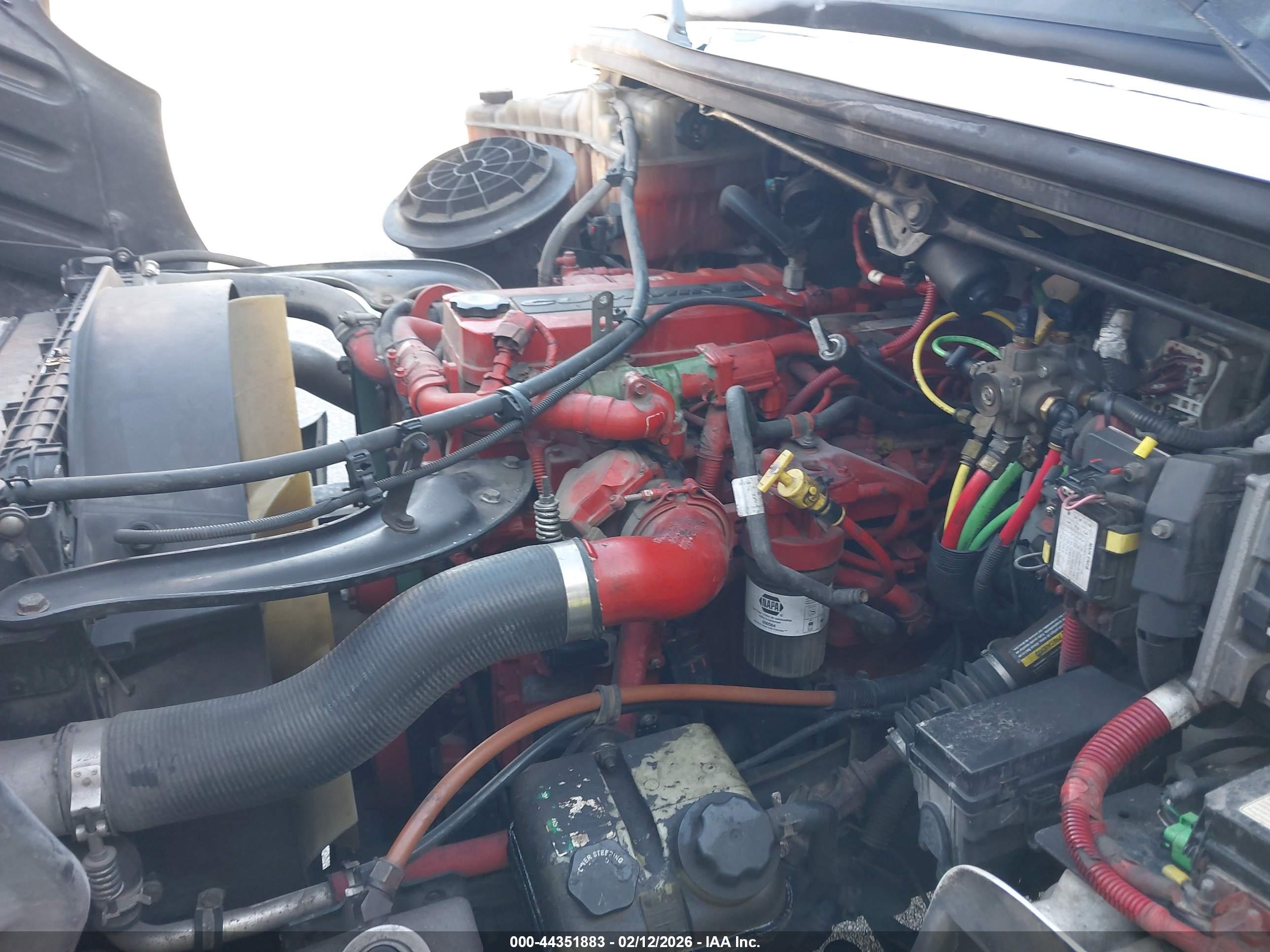 FREIGHTLINER M2 image 10