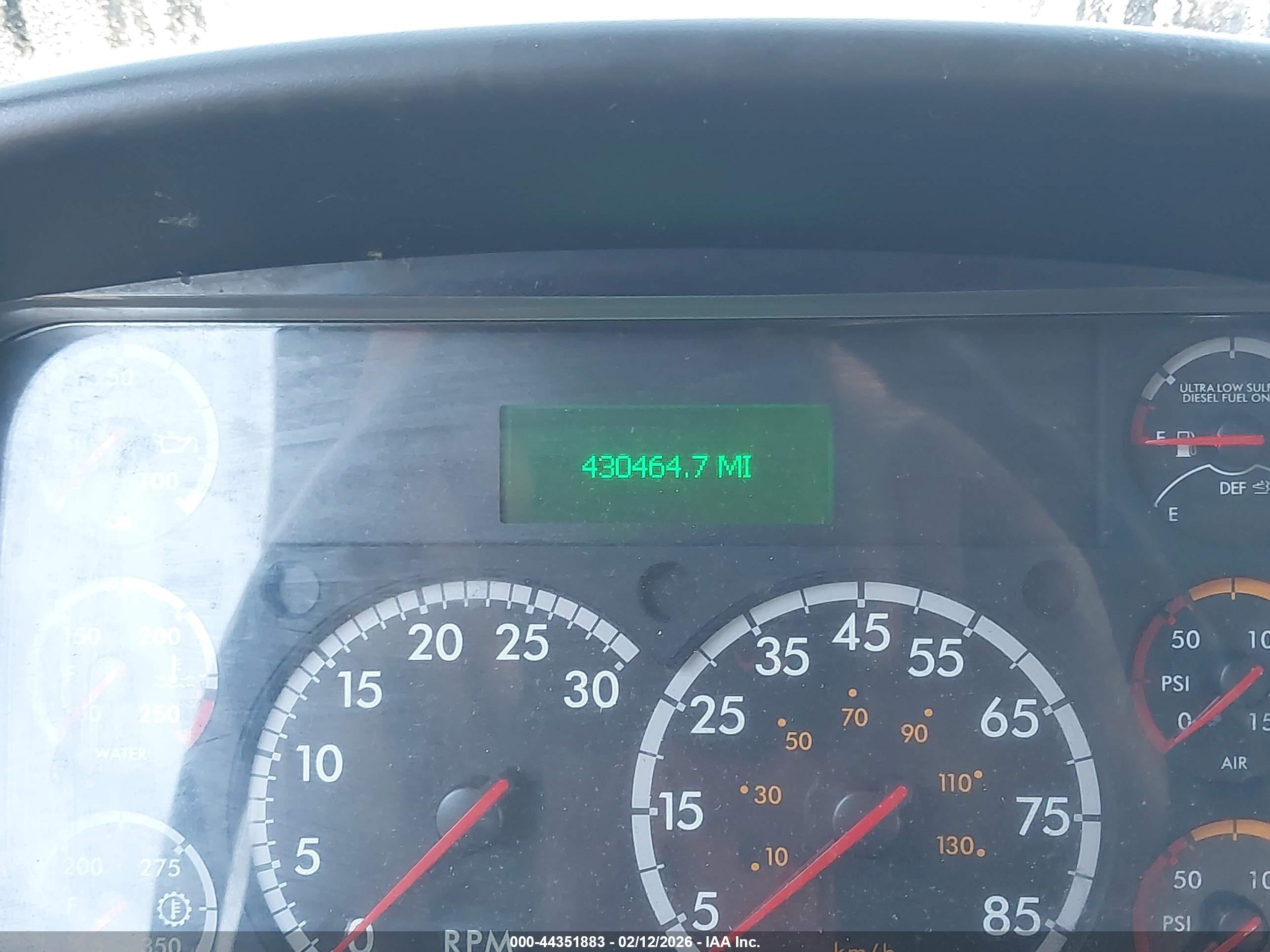 FREIGHTLINER M2 image 6