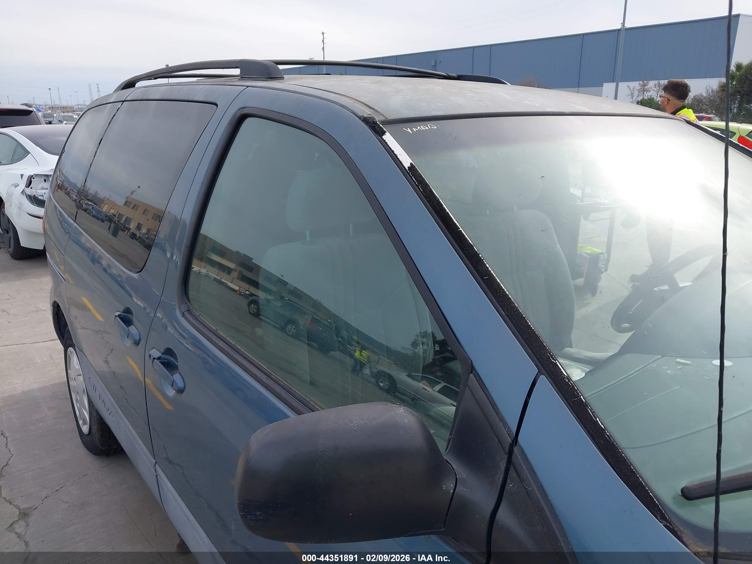 TOYOTA SIENNA image 6