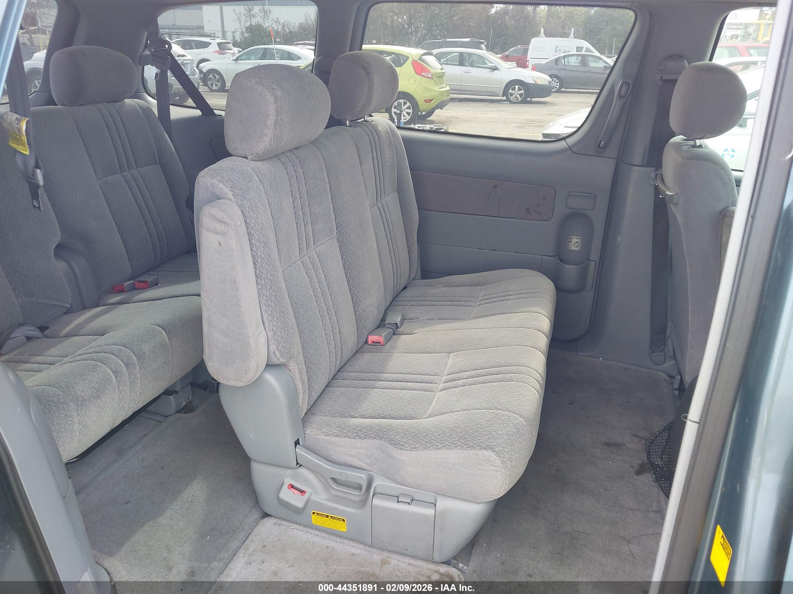 TOYOTA SIENNA image 8