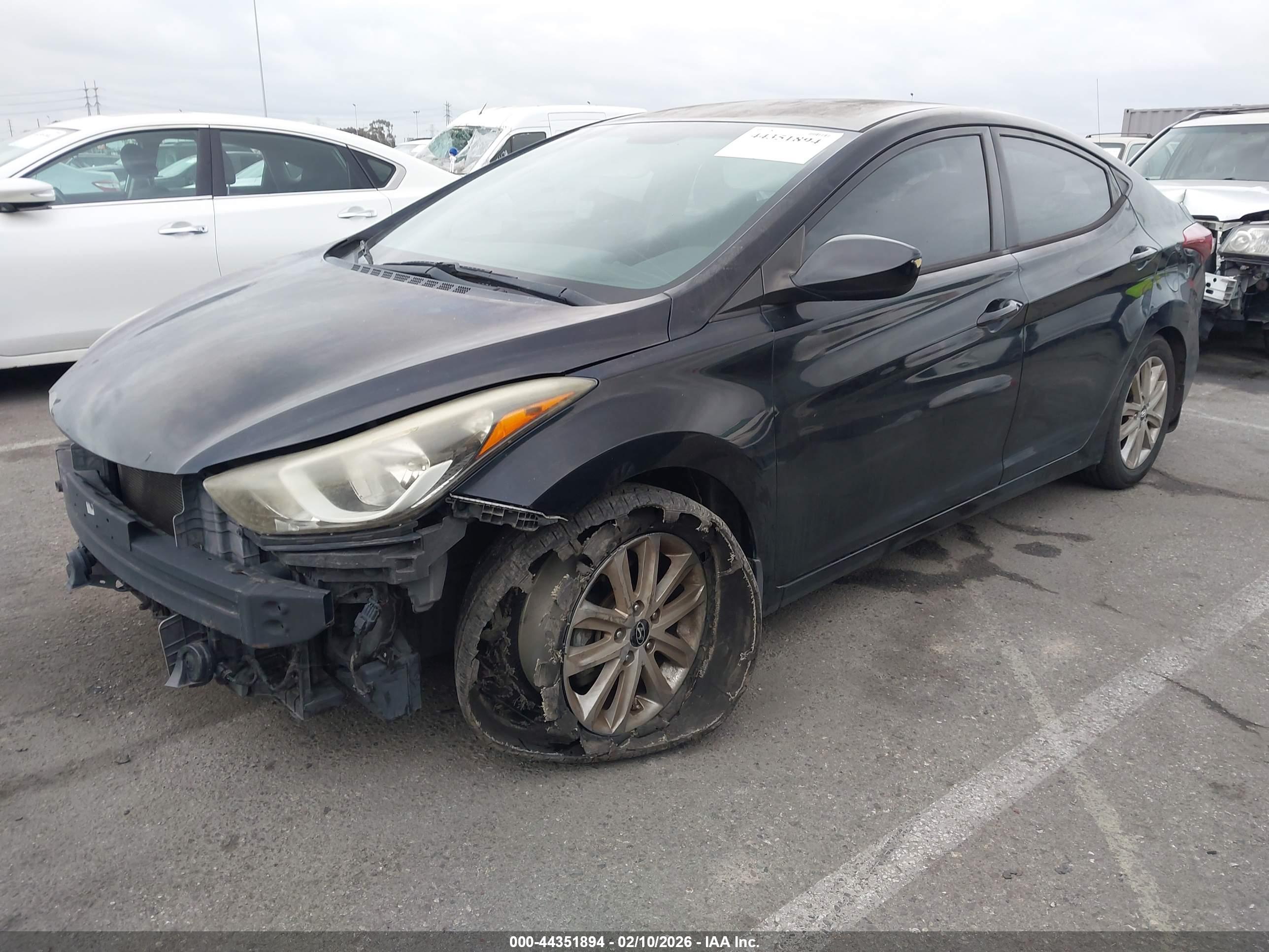 HYUNDAI ELANTRA image 2