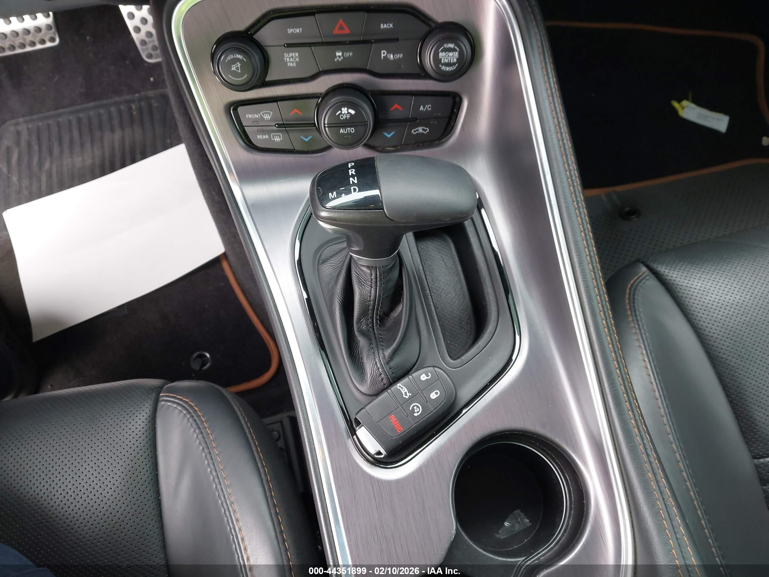 DODGE CHALLENGER image 11