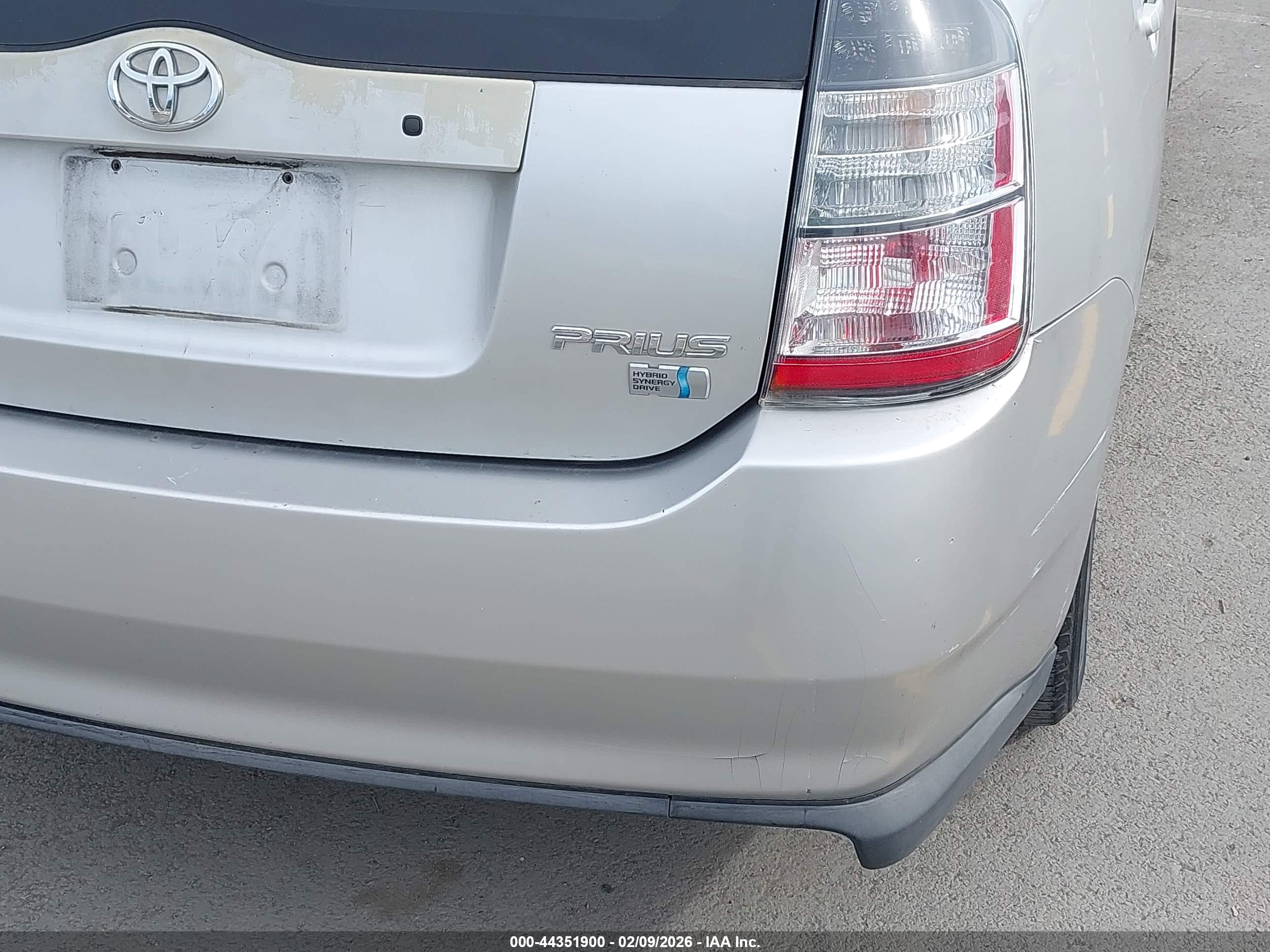 TOYOTA PRIUS image 6