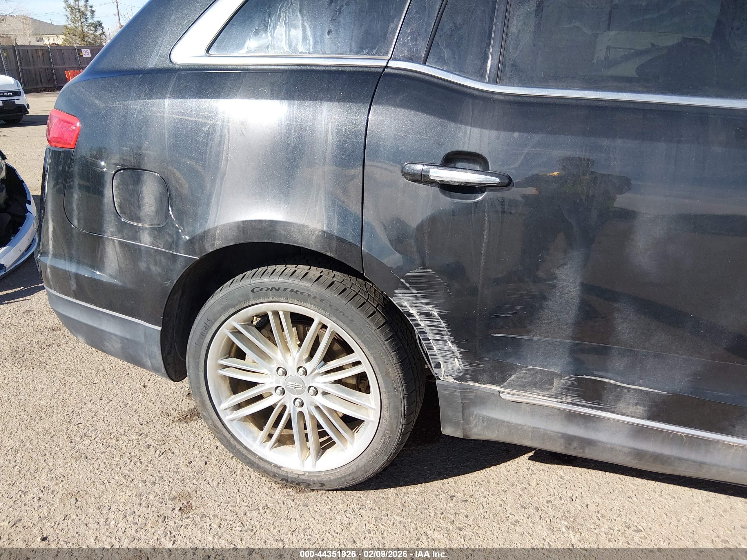 LINCOLN MKT image 6
