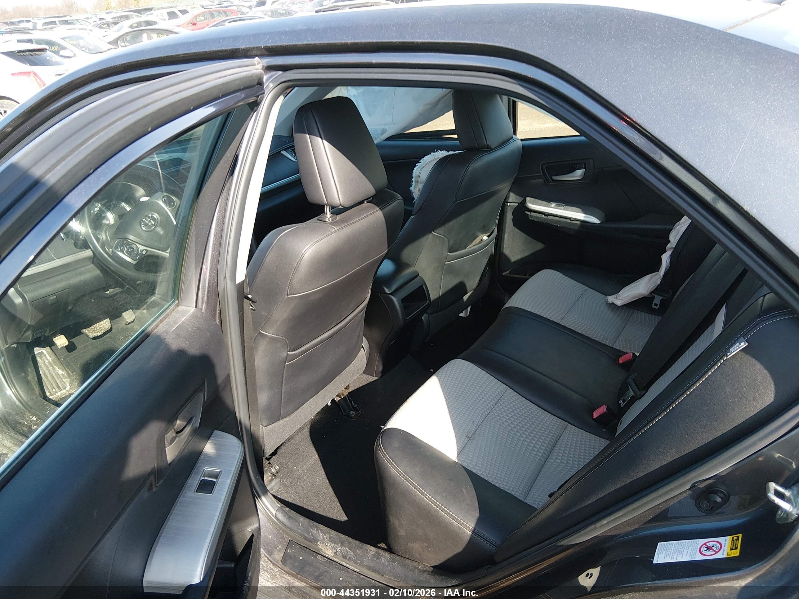 TOYOTA CAMRY image 8