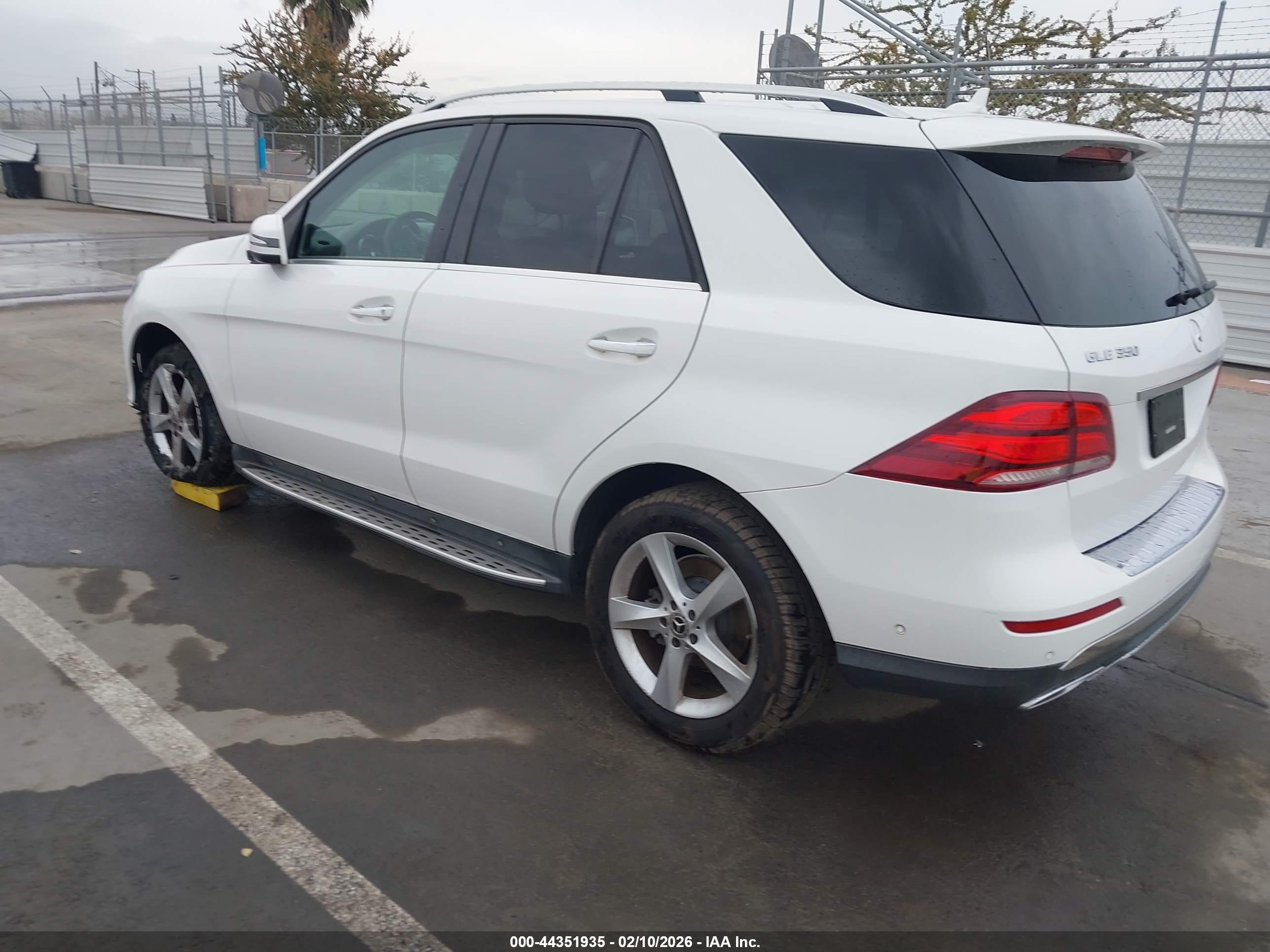 MERCEDES-BENZ GLE image 3