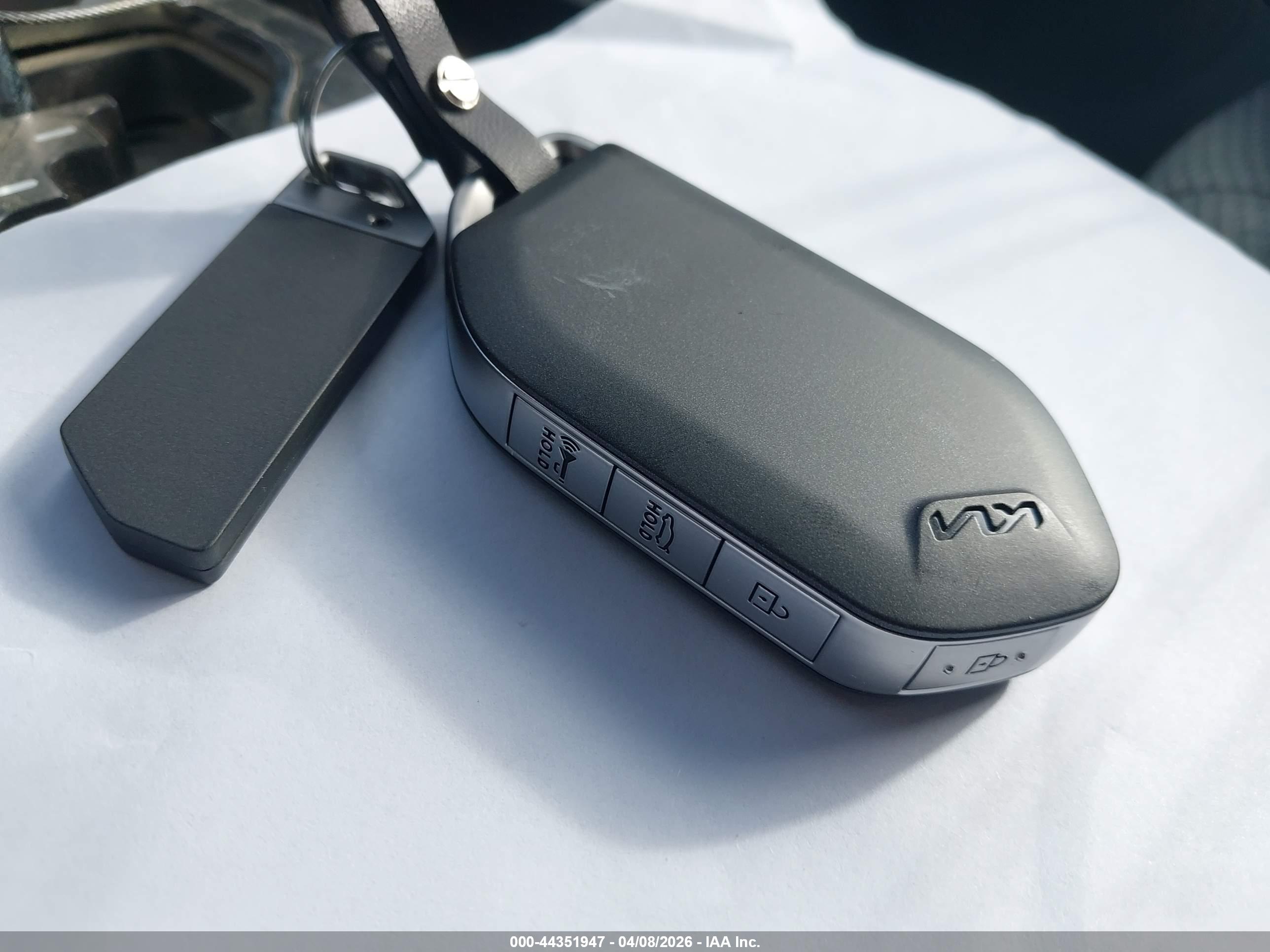 KIA K5 image 11