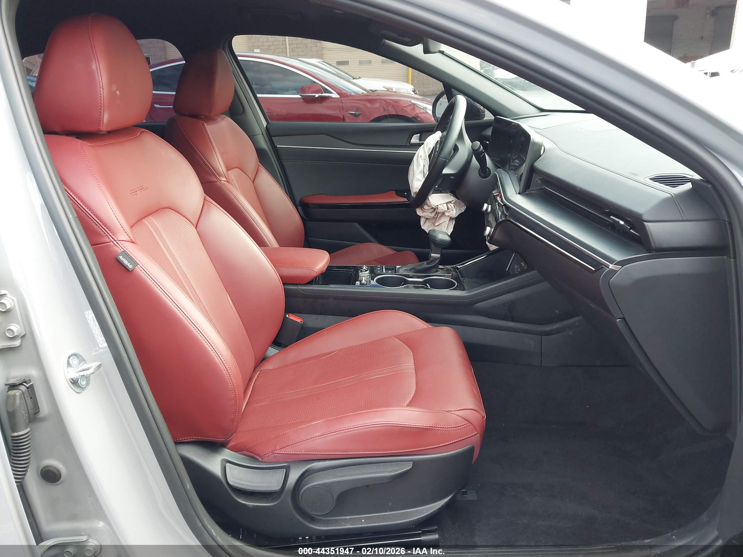 KIA K5 image 5