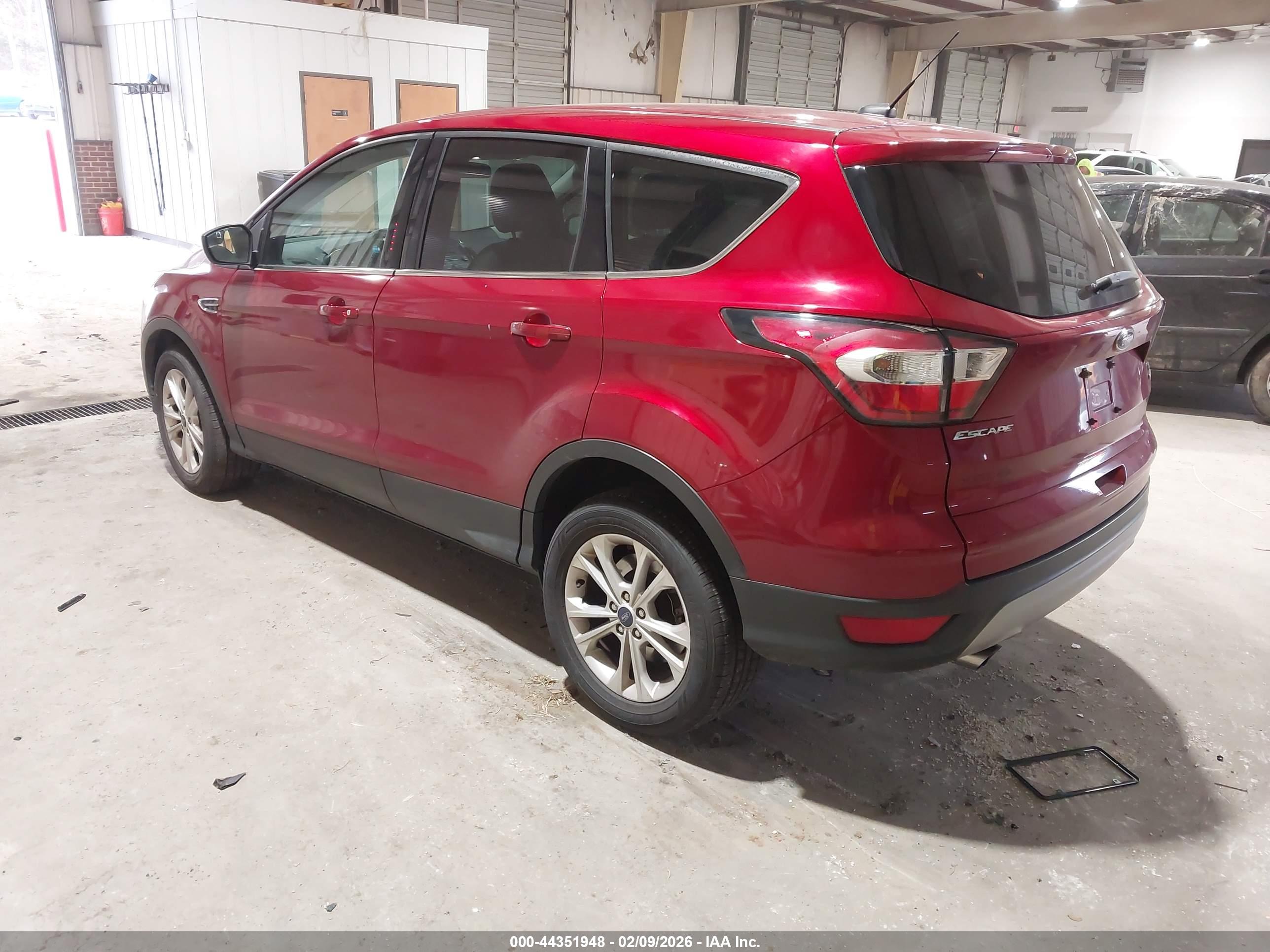 FORD ESCAPE image 3