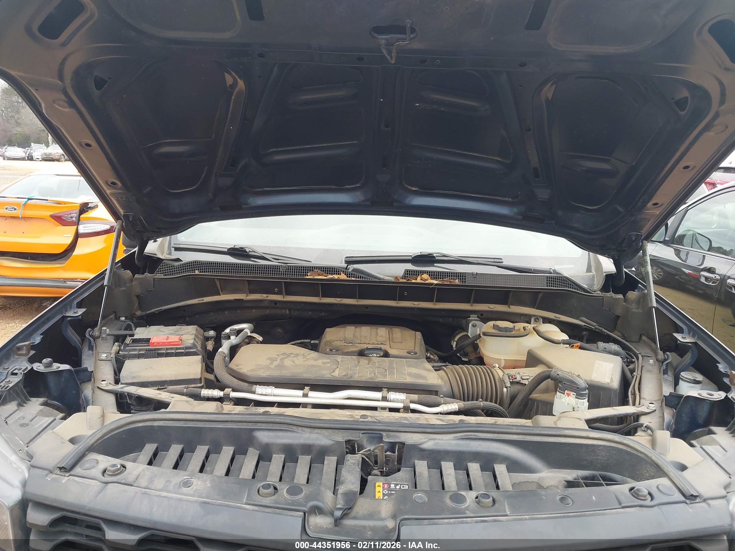 CHEVROLET SILVERADO image 10
