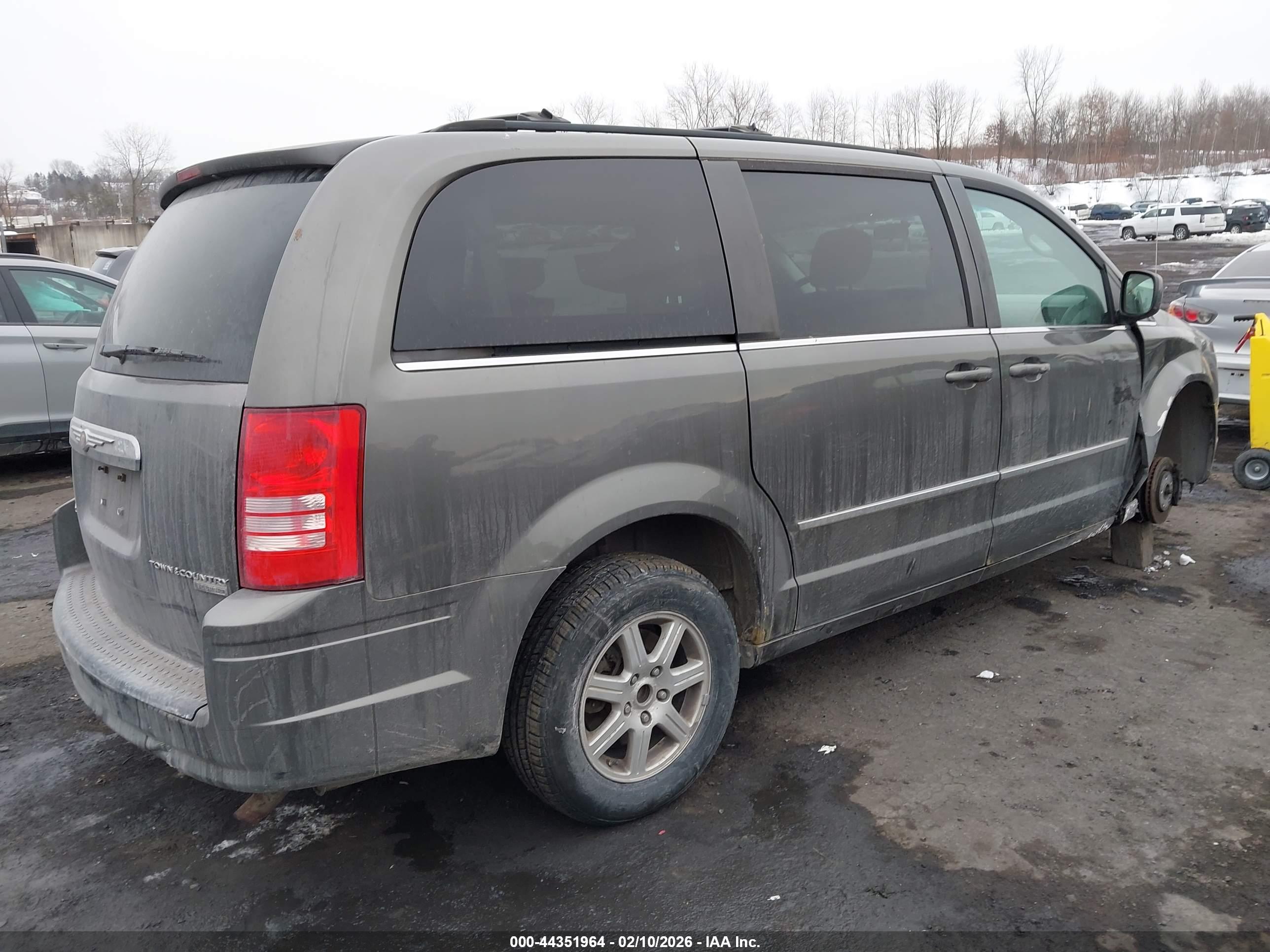 CHRYSLER TOWN image 4