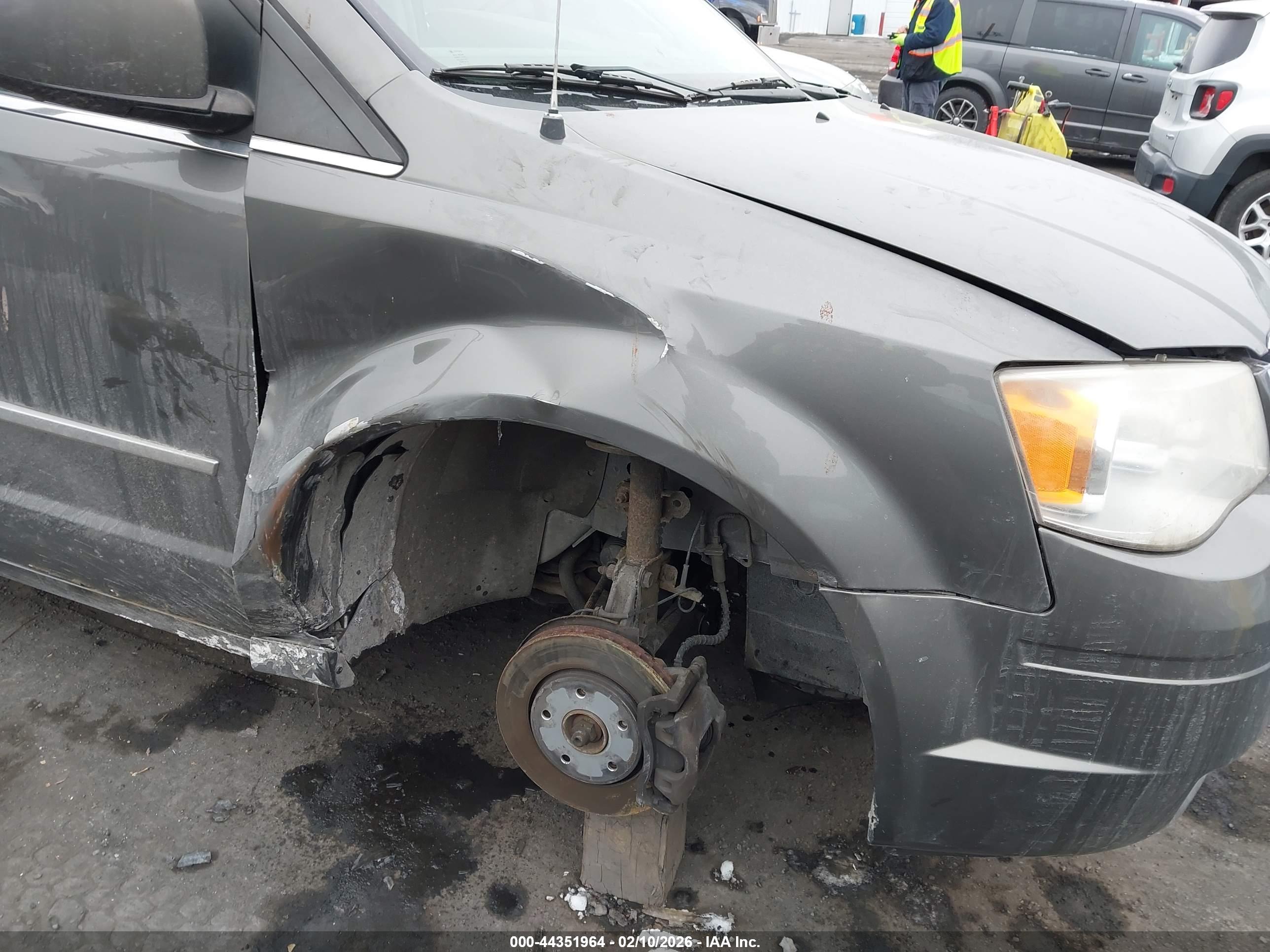 CHRYSLER TOWN image 6