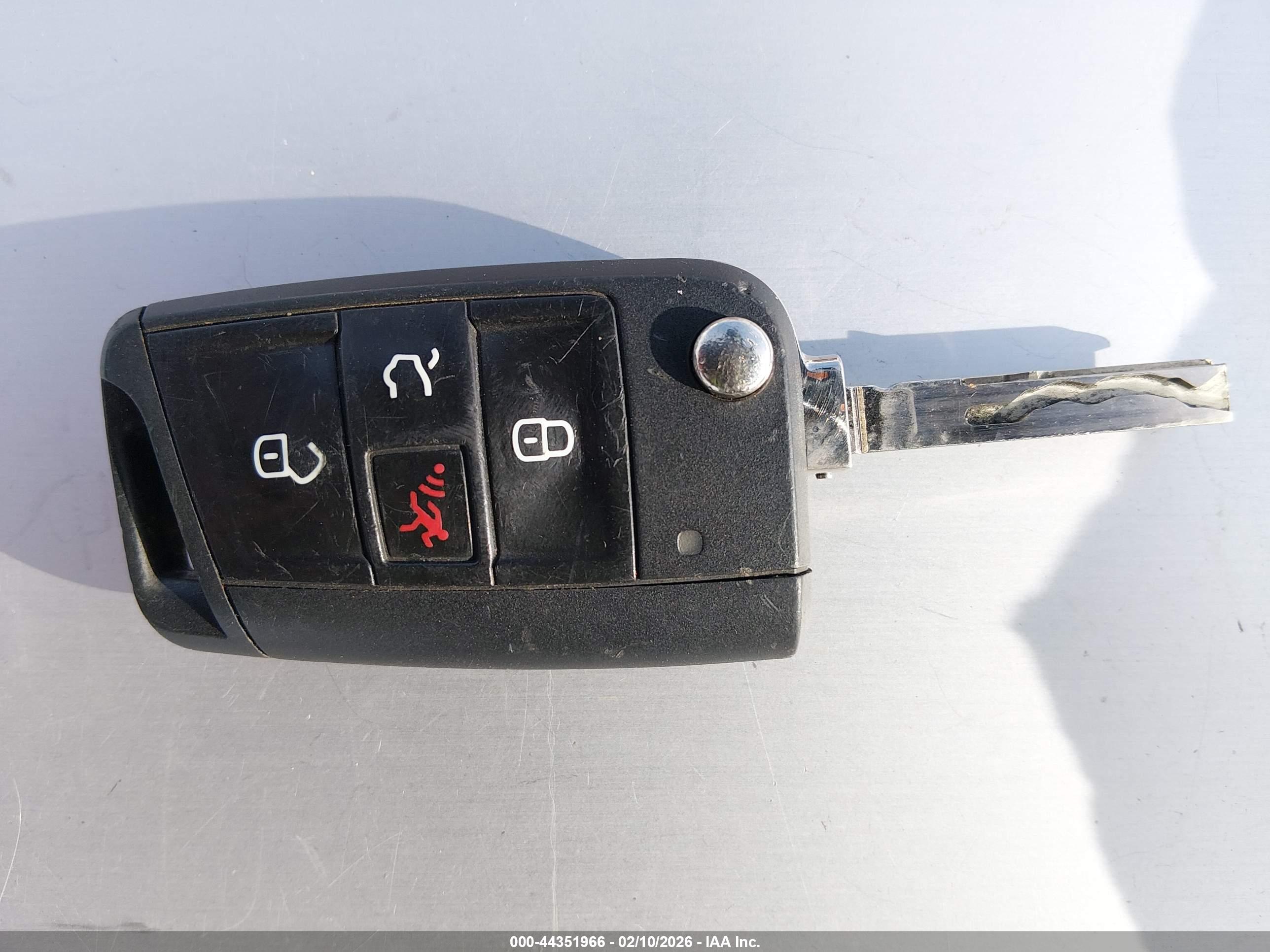 VOLKSWAGEN TIGUAN image 11