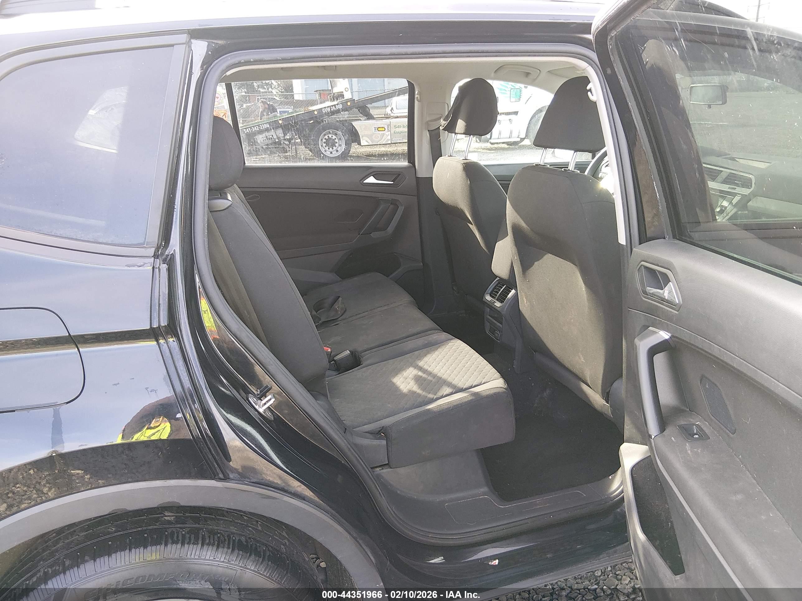 VOLKSWAGEN TIGUAN image 8