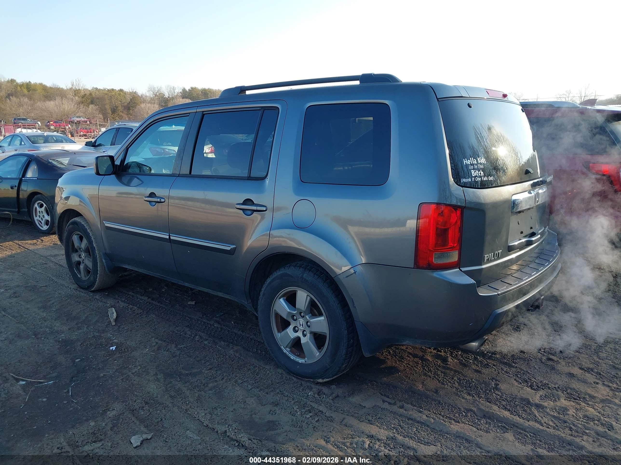 HONDA PILOT image 3