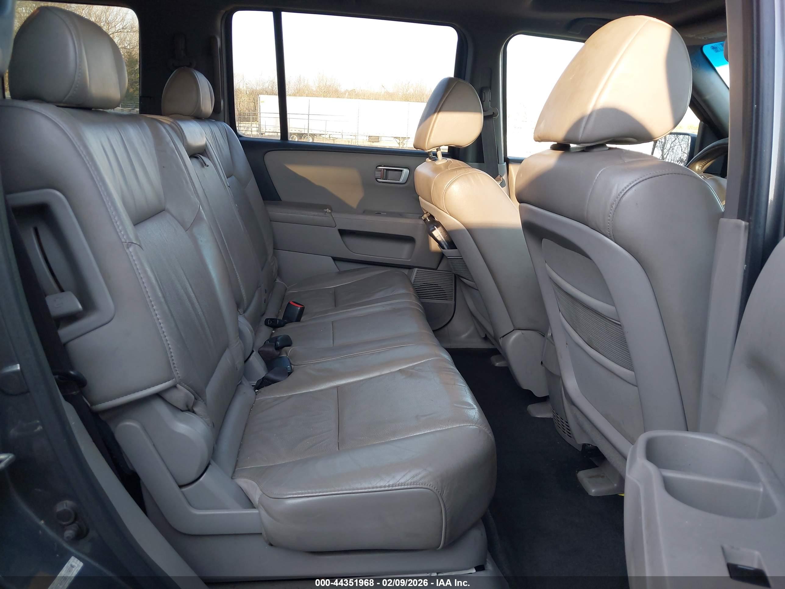 HONDA PILOT image 8