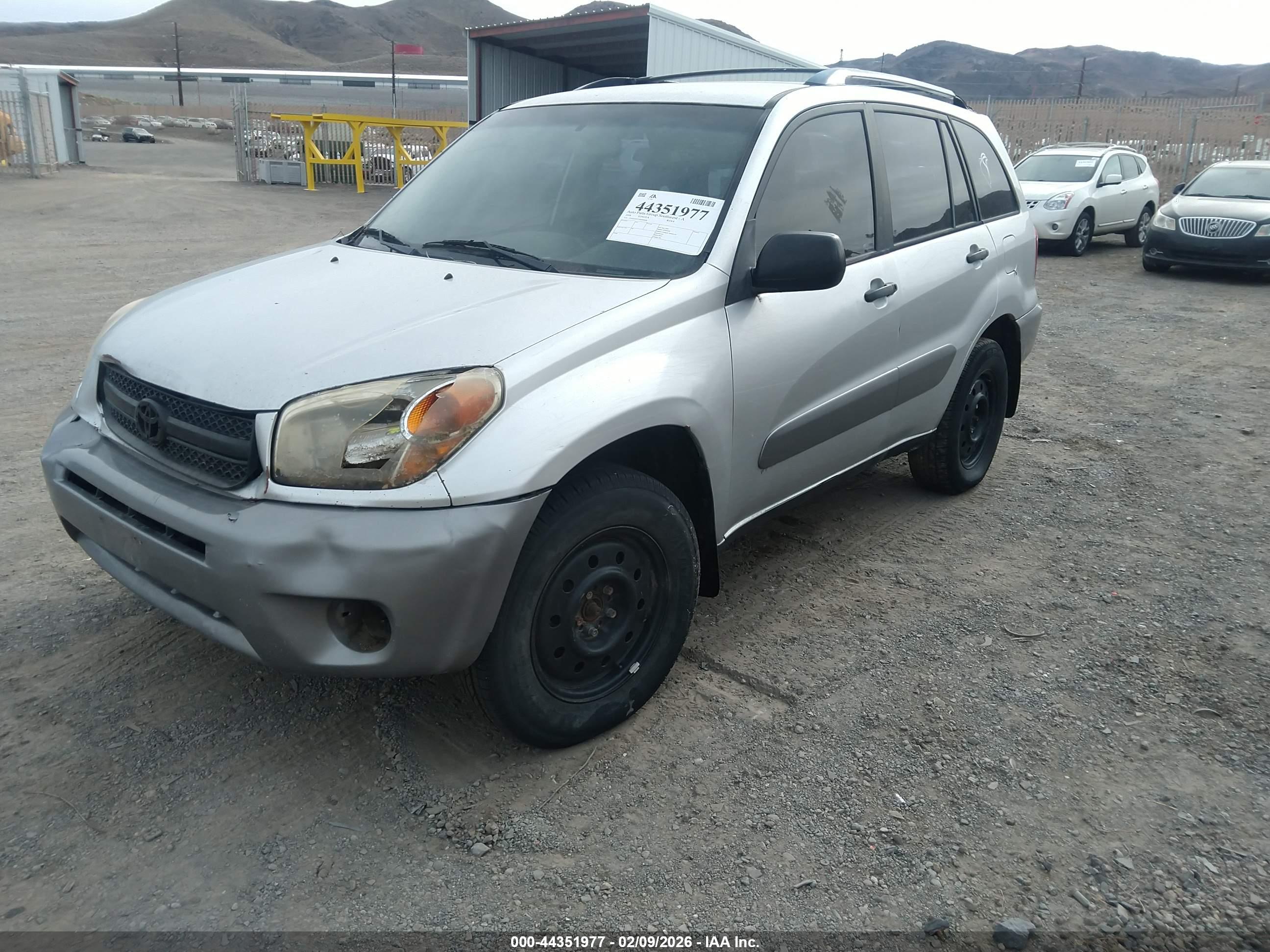 TOYOTA RAV4 image 2