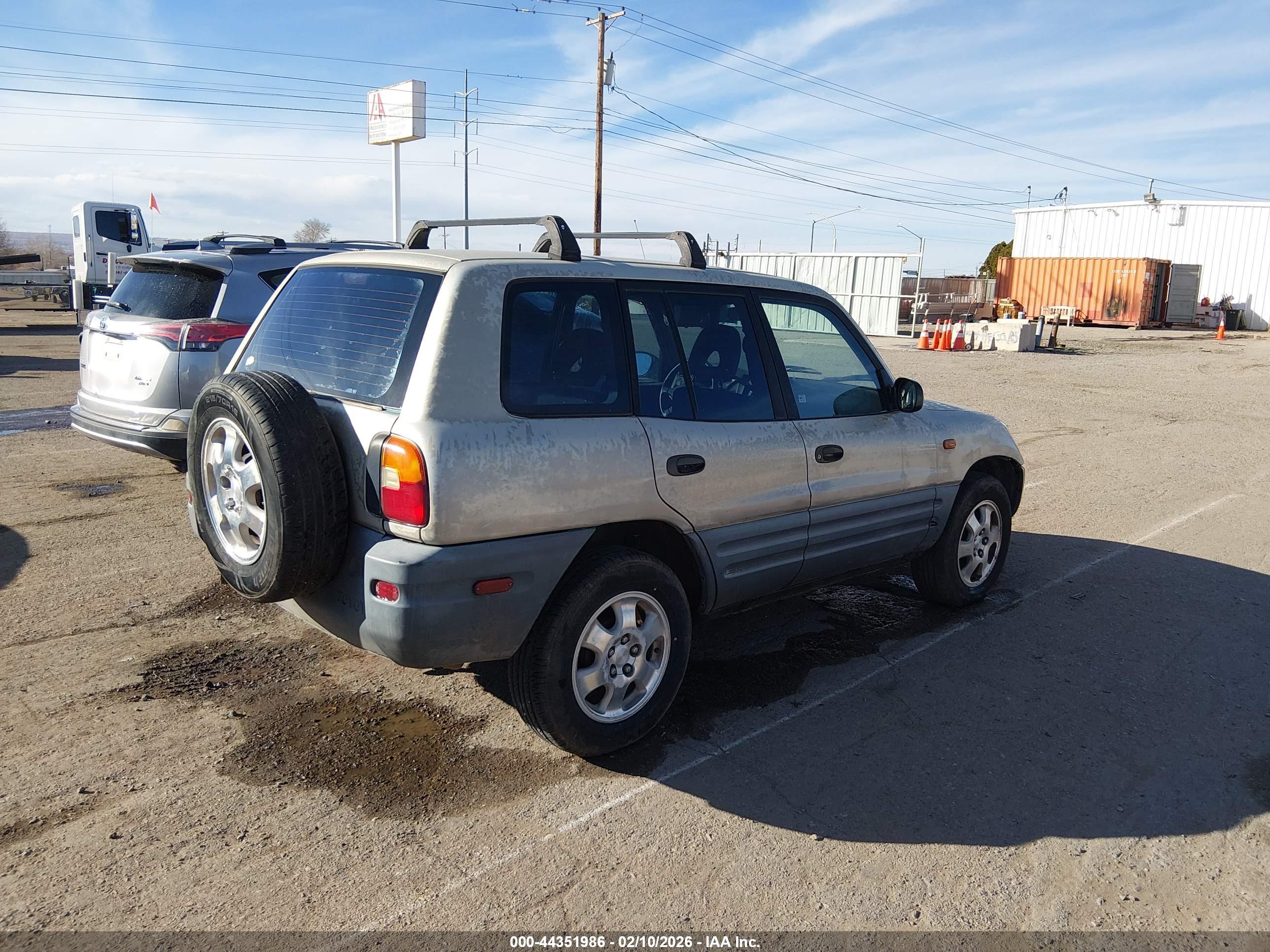 TOYOTA RAV4 image 4
