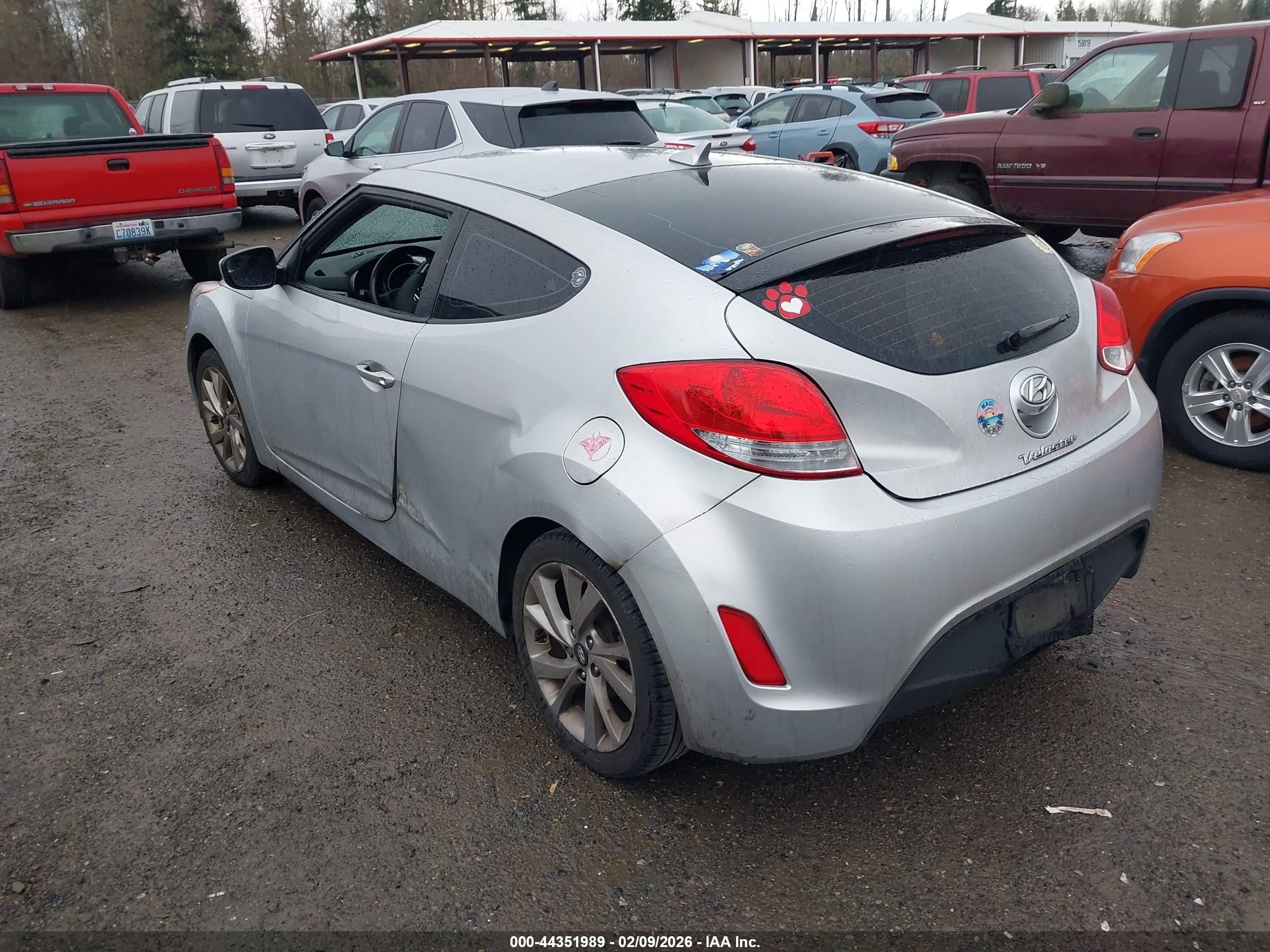 HYUNDAI VELOSTER image 3