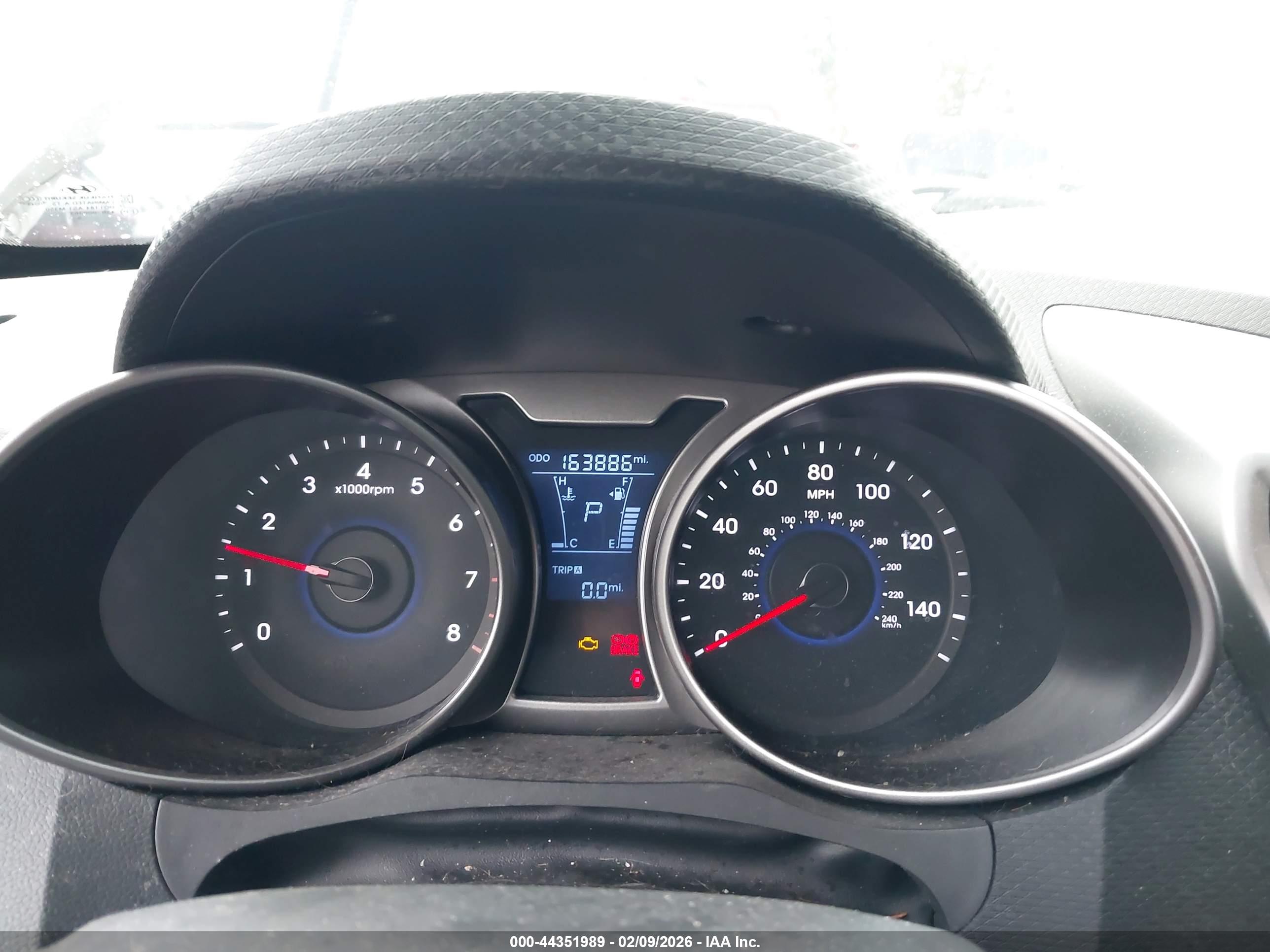 HYUNDAI VELOSTER image 7